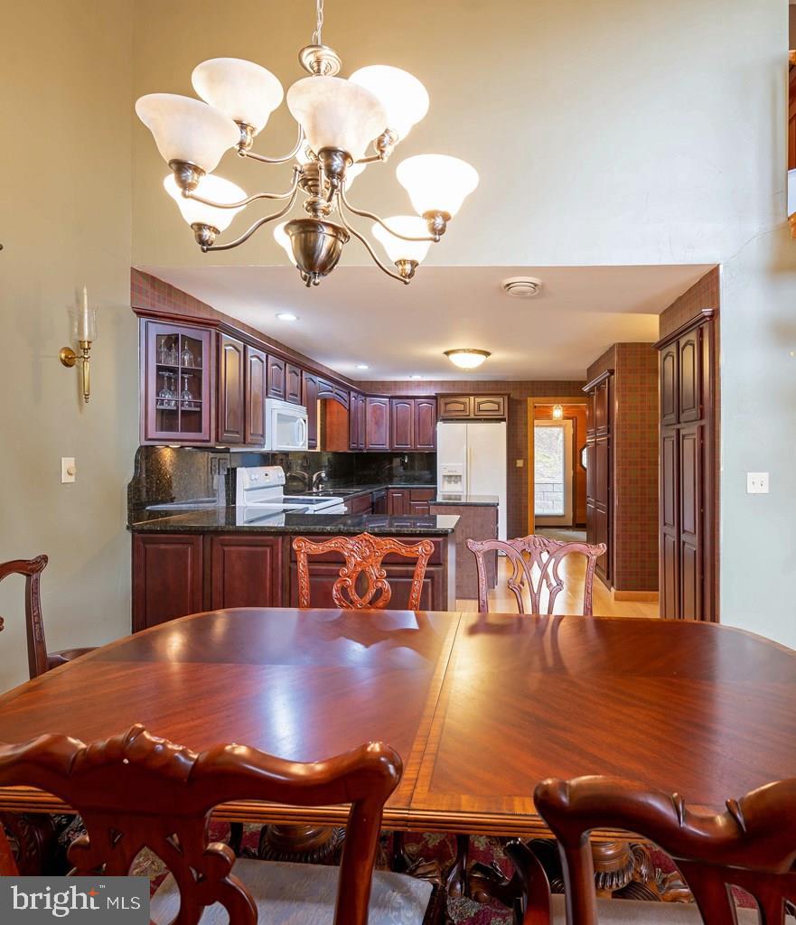TREASURE LAKE - Residential