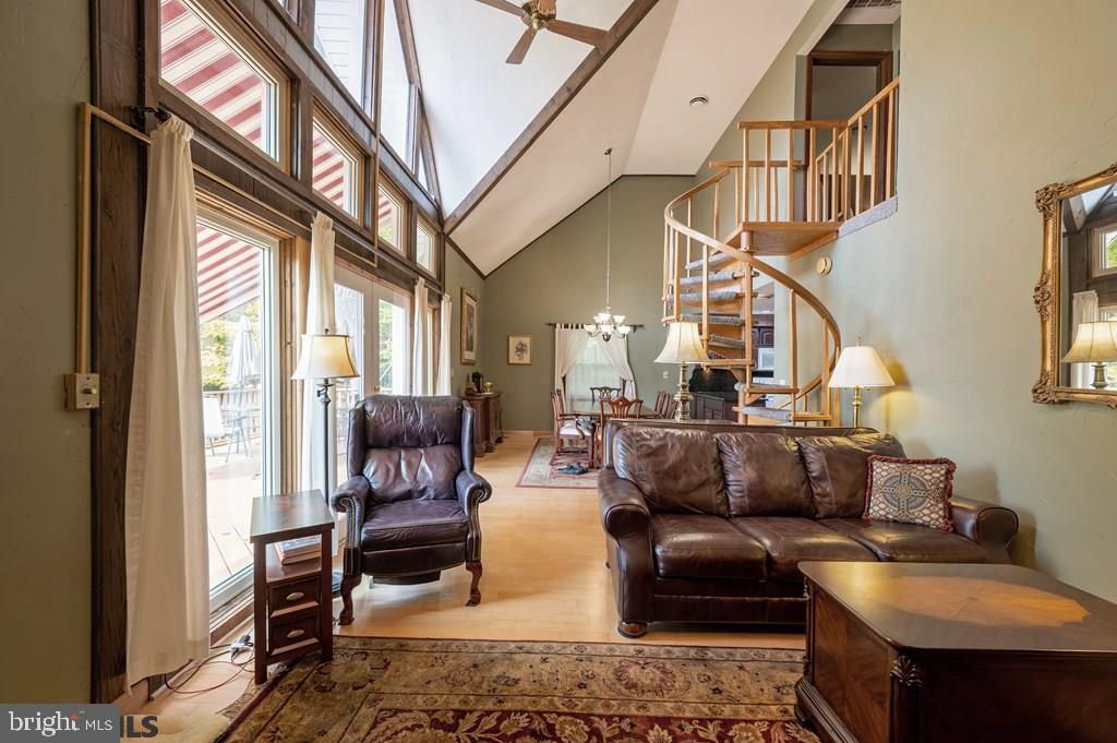 TREASURE LAKE - Residential