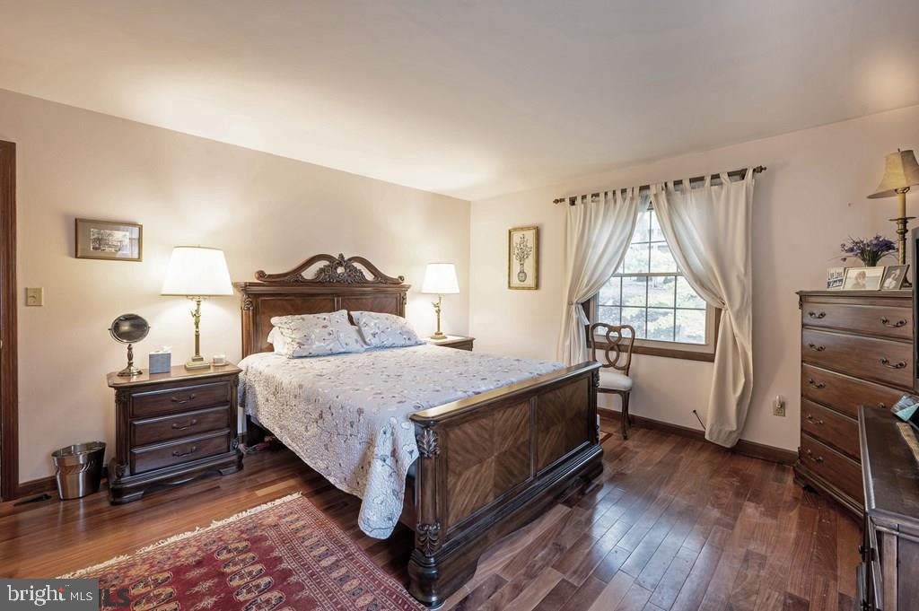 TREASURE LAKE - Residential