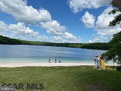 TREASURE LAKE - Residential