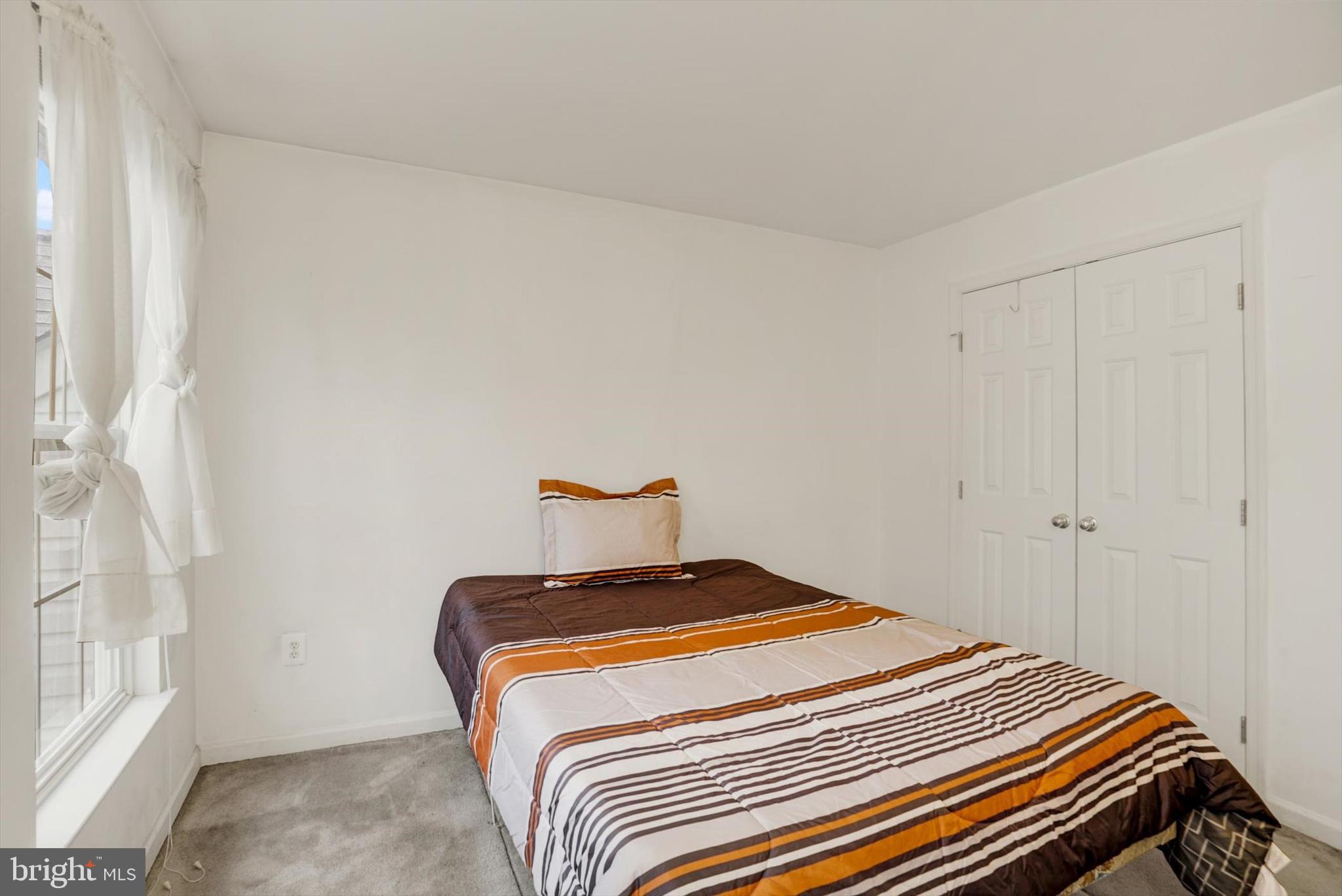 CAMBRIDGE FARMS - Residential