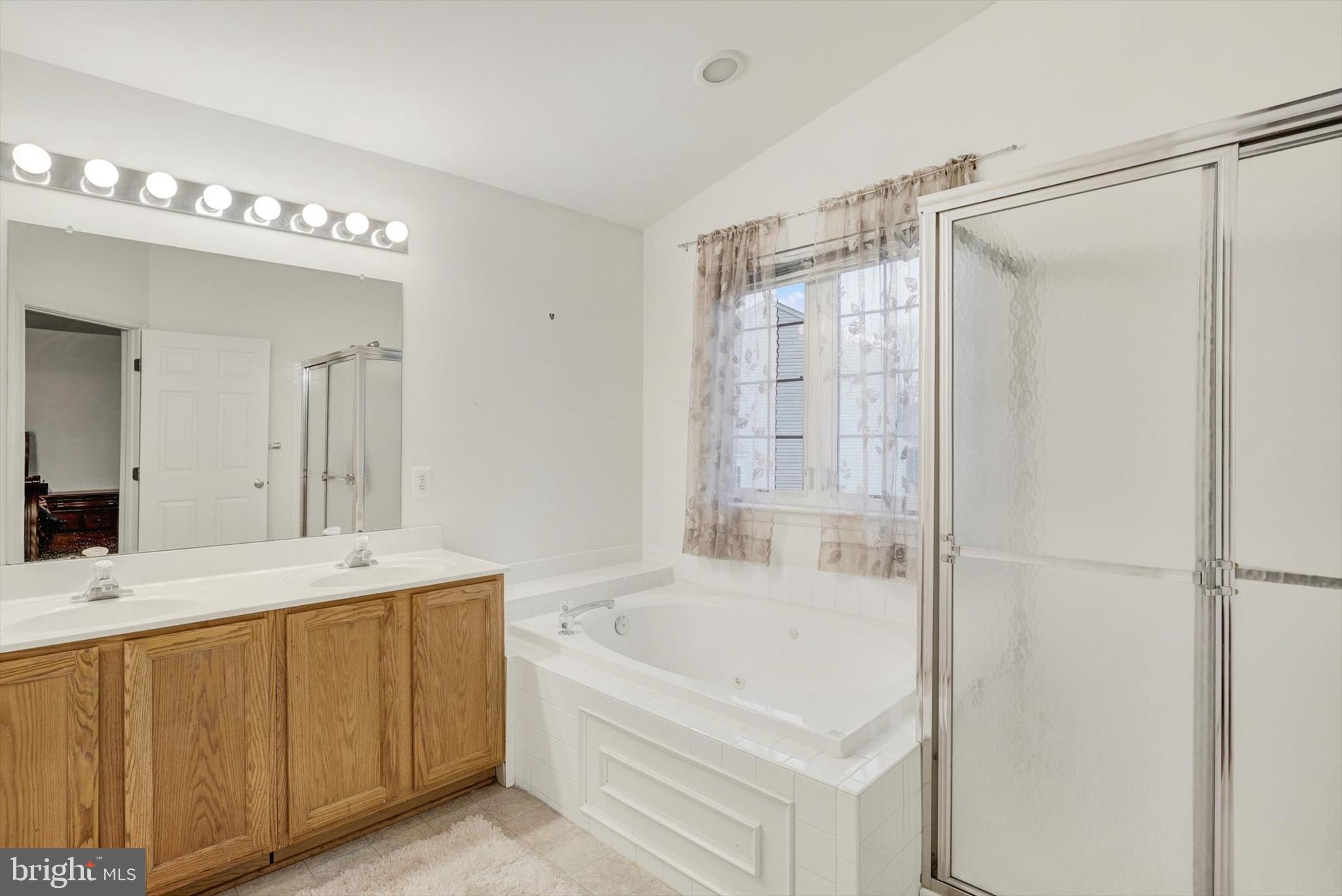 CAMBRIDGE FARMS - Residential