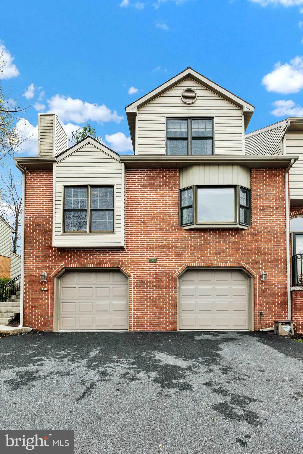 Lancaster, Pennsylvania 17602, United States, 2 Bedrooms Bedrooms, ,3 BathroomsBathrooms,Residential,Pending,103362