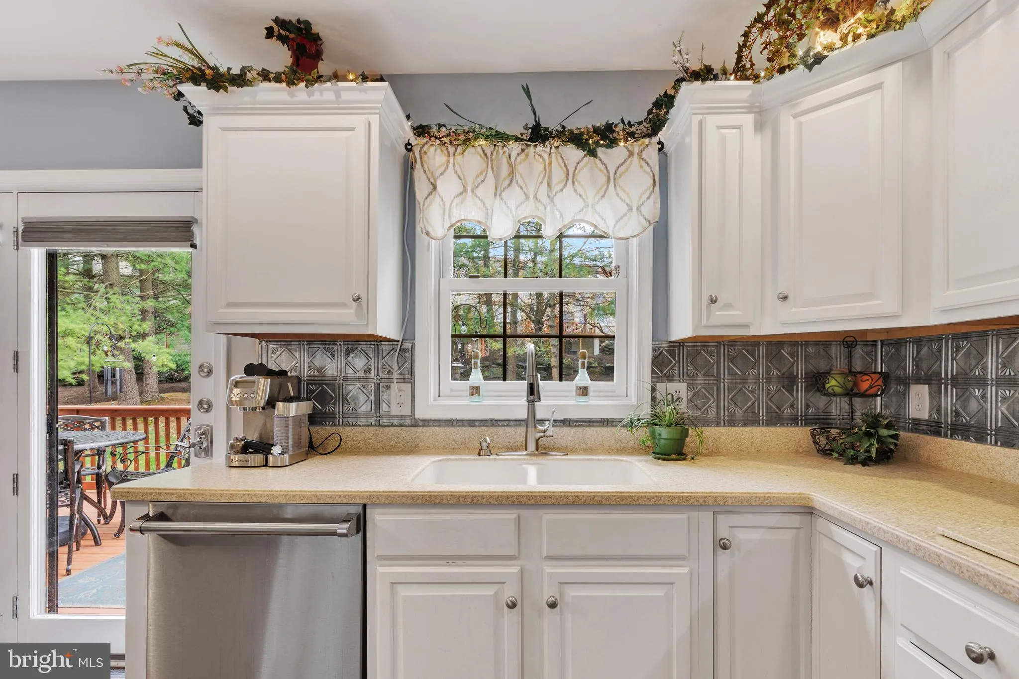 Lancaster, Pennsylvania 17602, United States, 2 Bedrooms Bedrooms, ,3 BathroomsBathrooms,Residential,Pending,103362