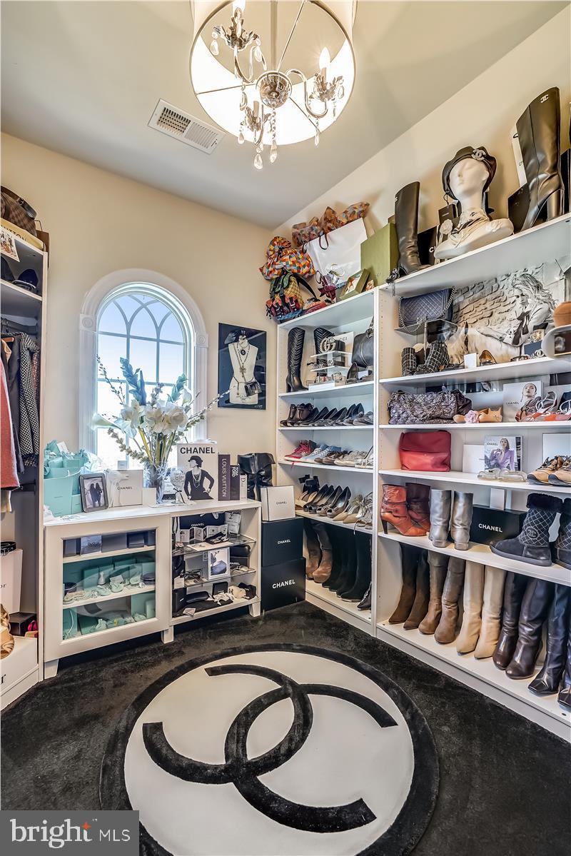 WOODSTOCK - Residential