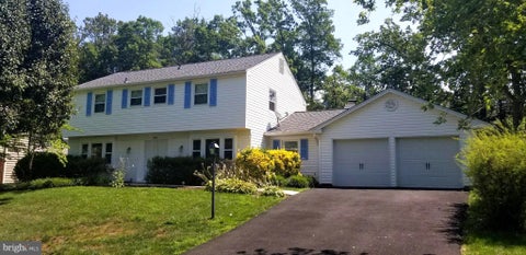 Homes For Rent - 12815 Point Pleasant Drive<br/> FAIRFAX, VA 22033