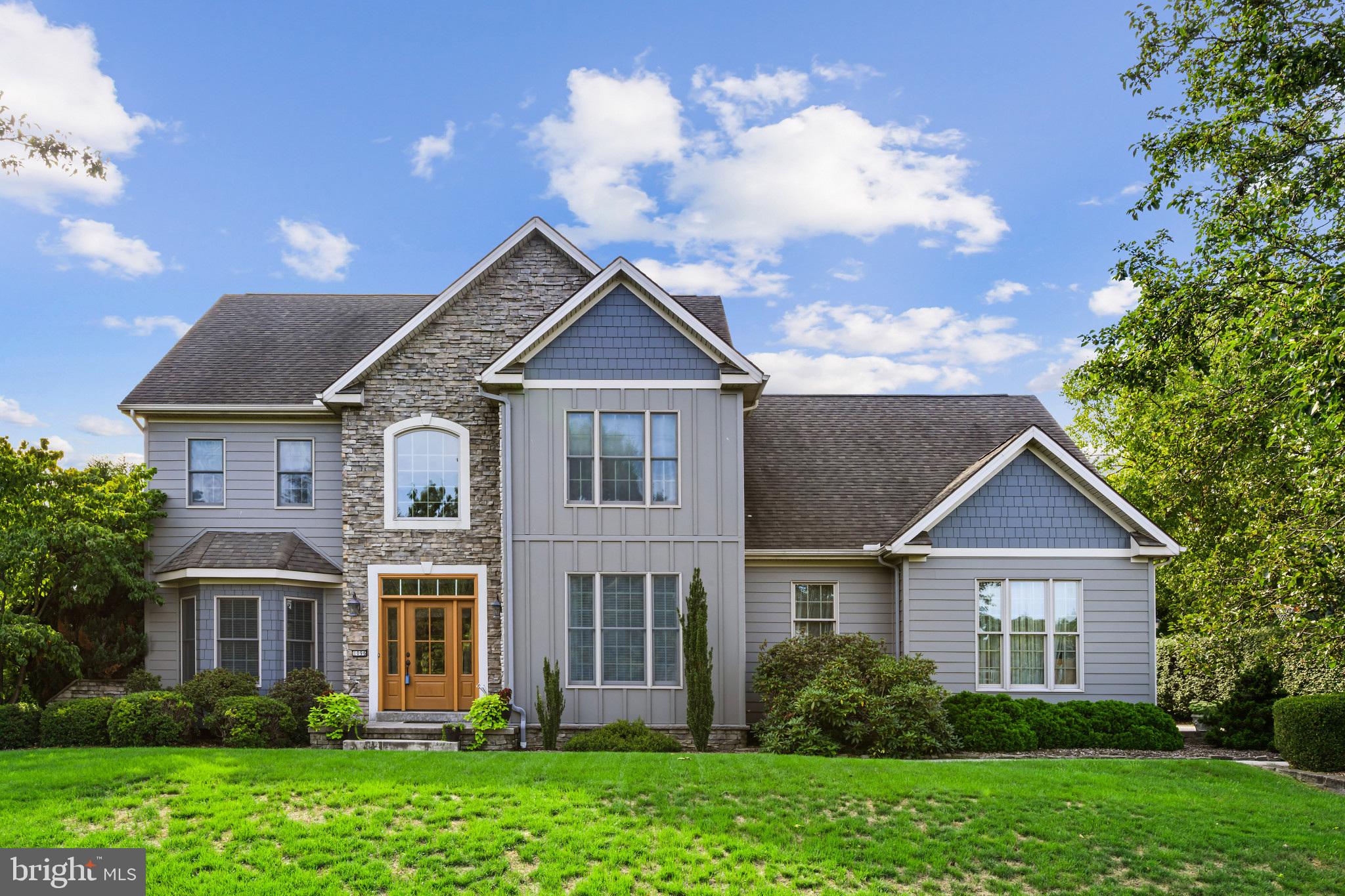 1096 COUNTRY CLUB ROAD