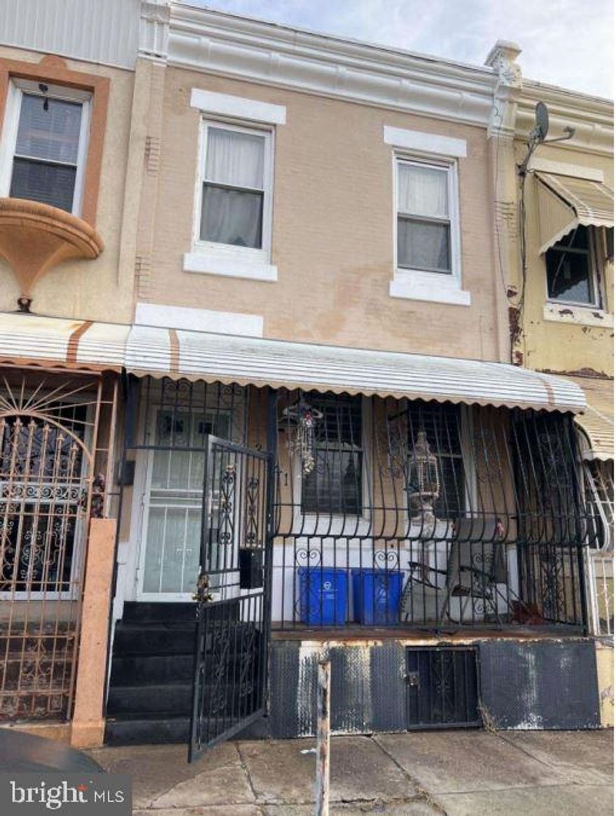 Great Opportunity to own this rowhome built in 1920 and features 4 bedrooms and 1 bathroom. ***SPECIAL NOTES: (1) This is a CASH ONLY transaction. (2) Seller to pay Taxes, HOA, and Municipal/Utility Liens. (3) Please read the Auction disclaimers carefully before placing a bid or submitting an offer. ***