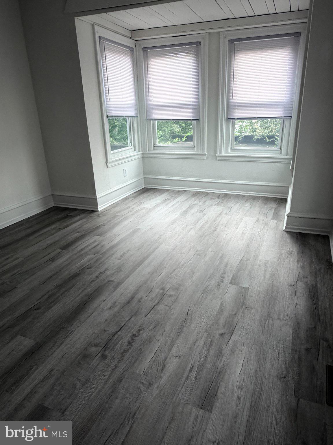 2083 CLEARFIELD STREET 1ST FLOOR REAR