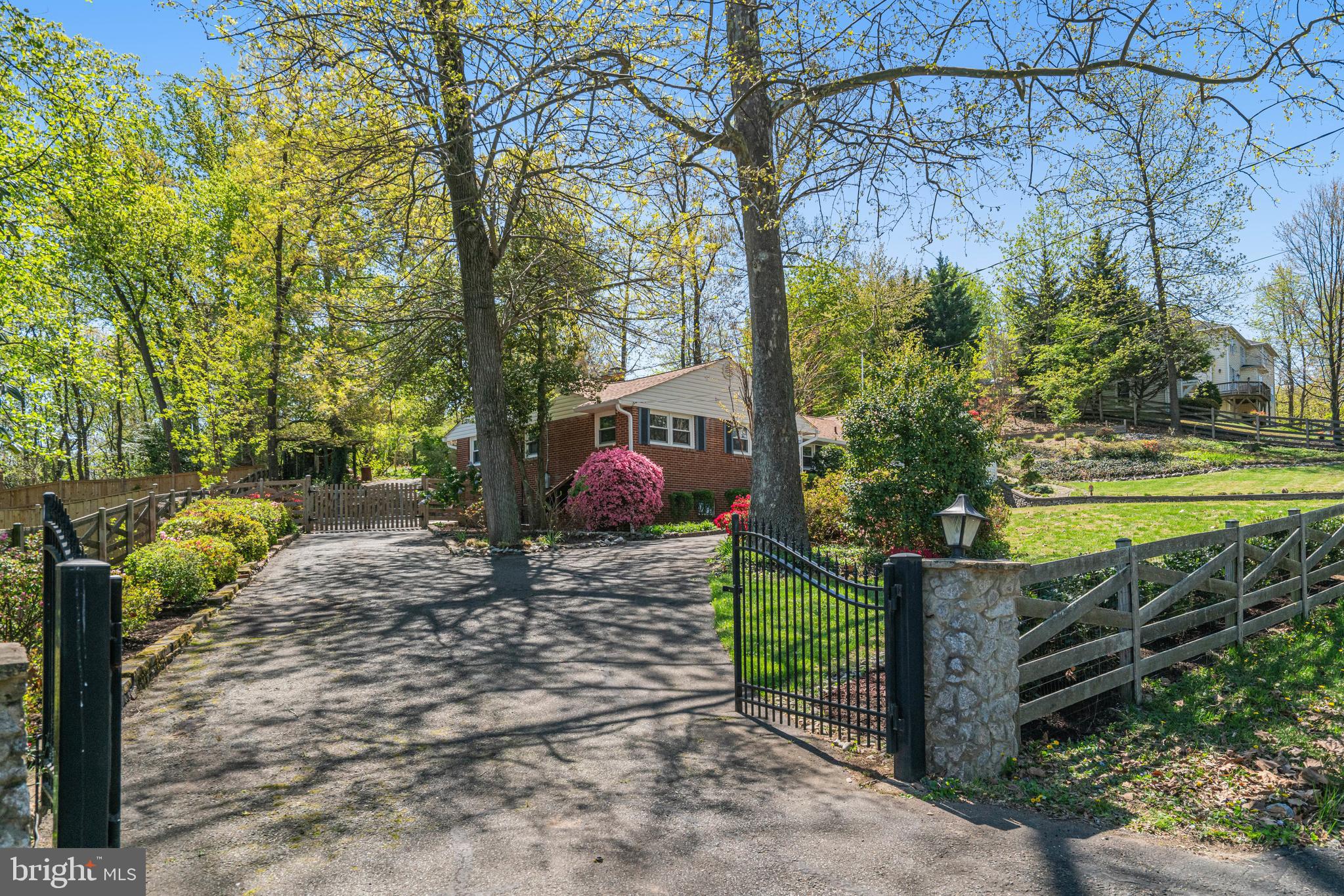 5615 GLENWOOD DRIVE