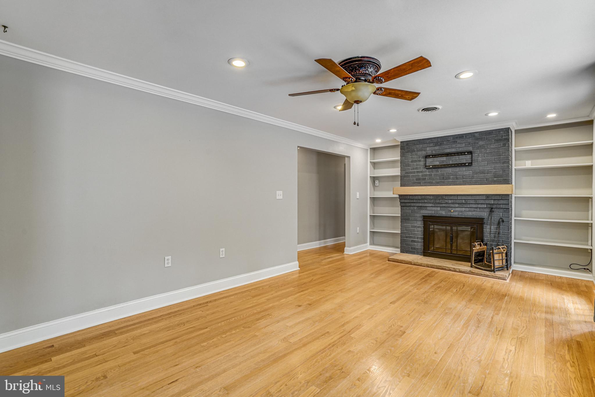 5615 GLENWOOD DRIVE