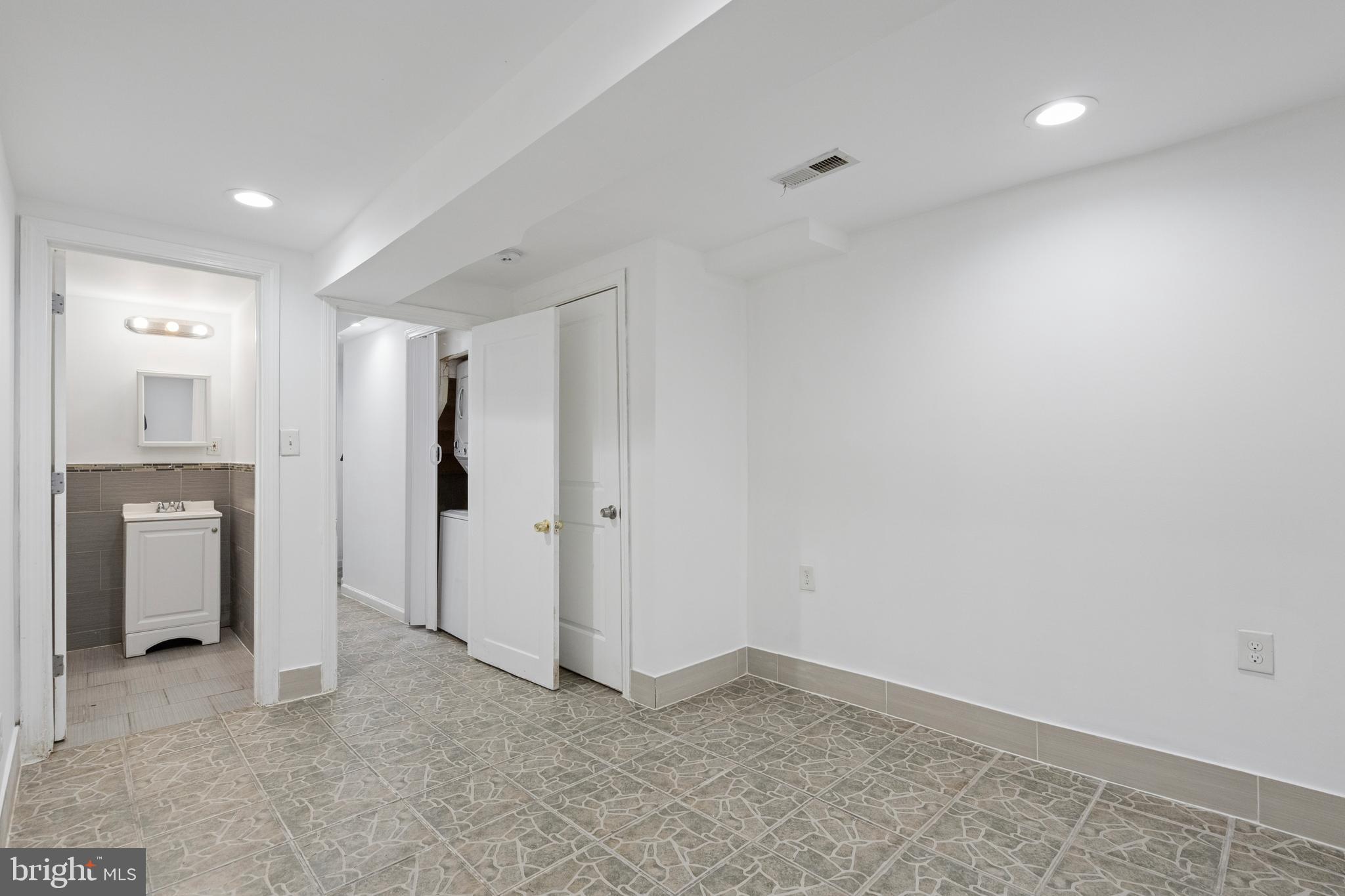 TEMPLE UNIVERSITY - Residential Income