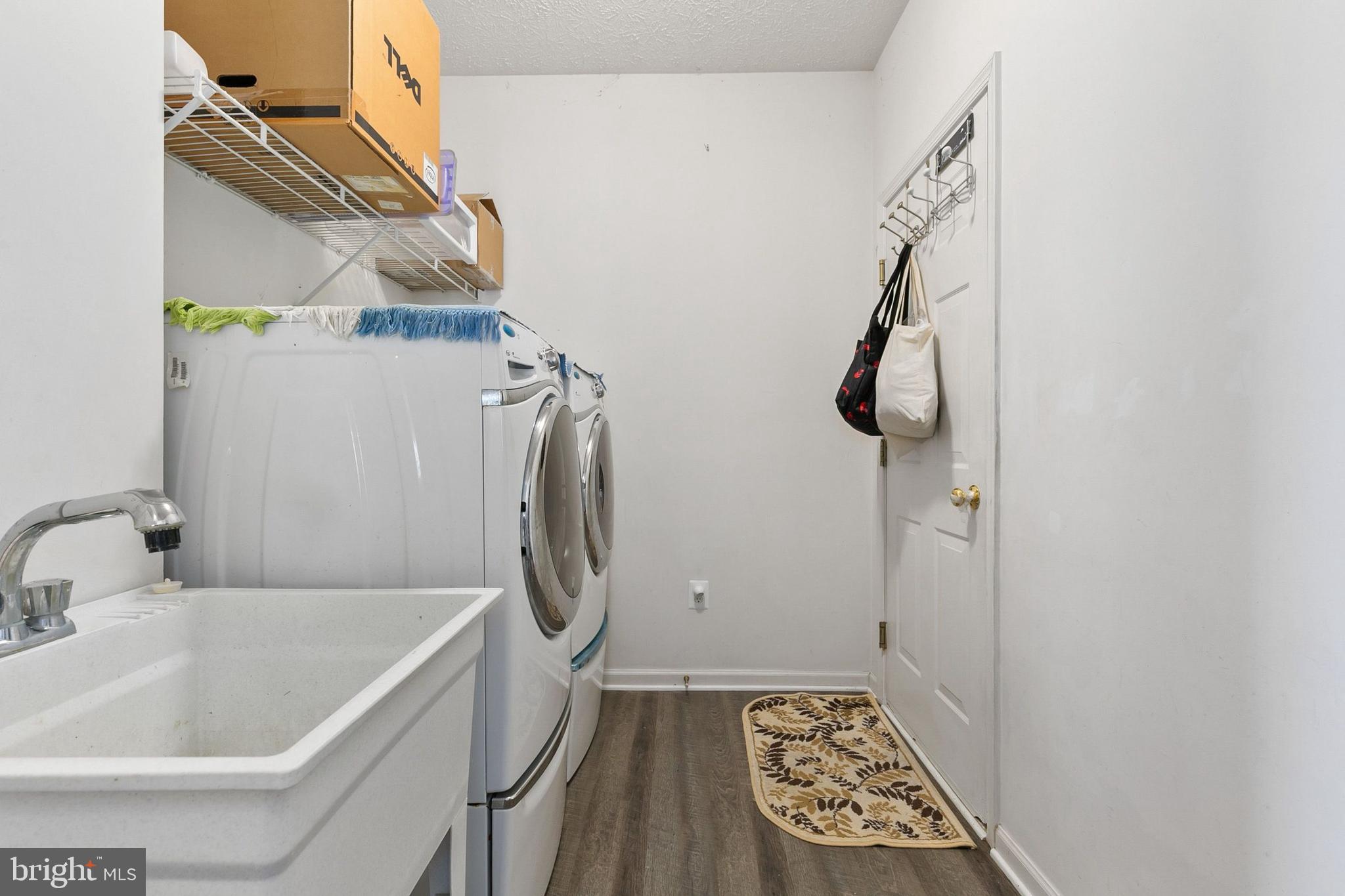 ECKER'S HOLLOW - Residential