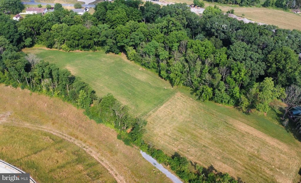 Photo of 2 Quarry Road, Elizabethtown, PA 17022 (MLS # PALA2045030)