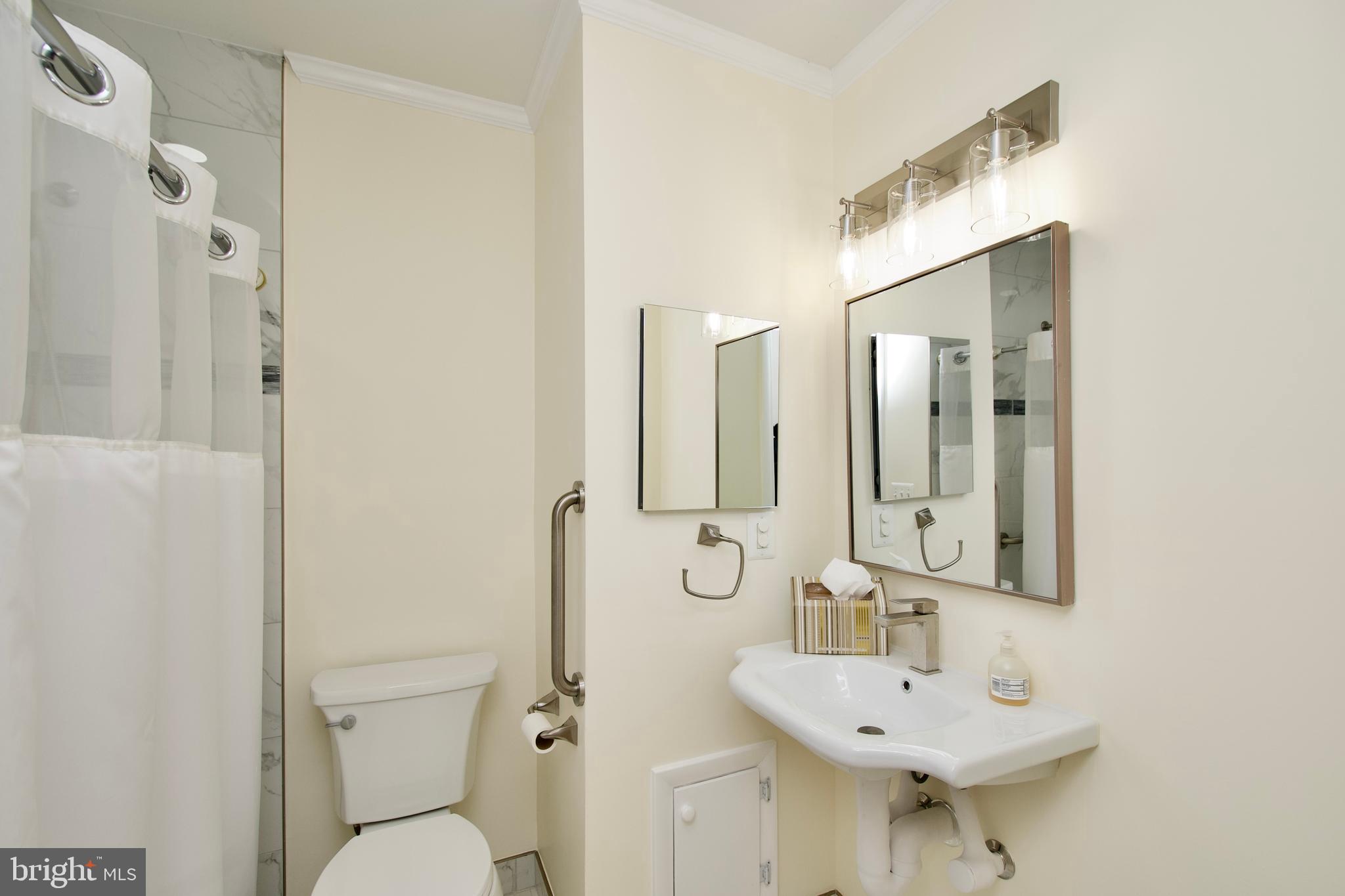 DUNN LORING WOODS - Residential