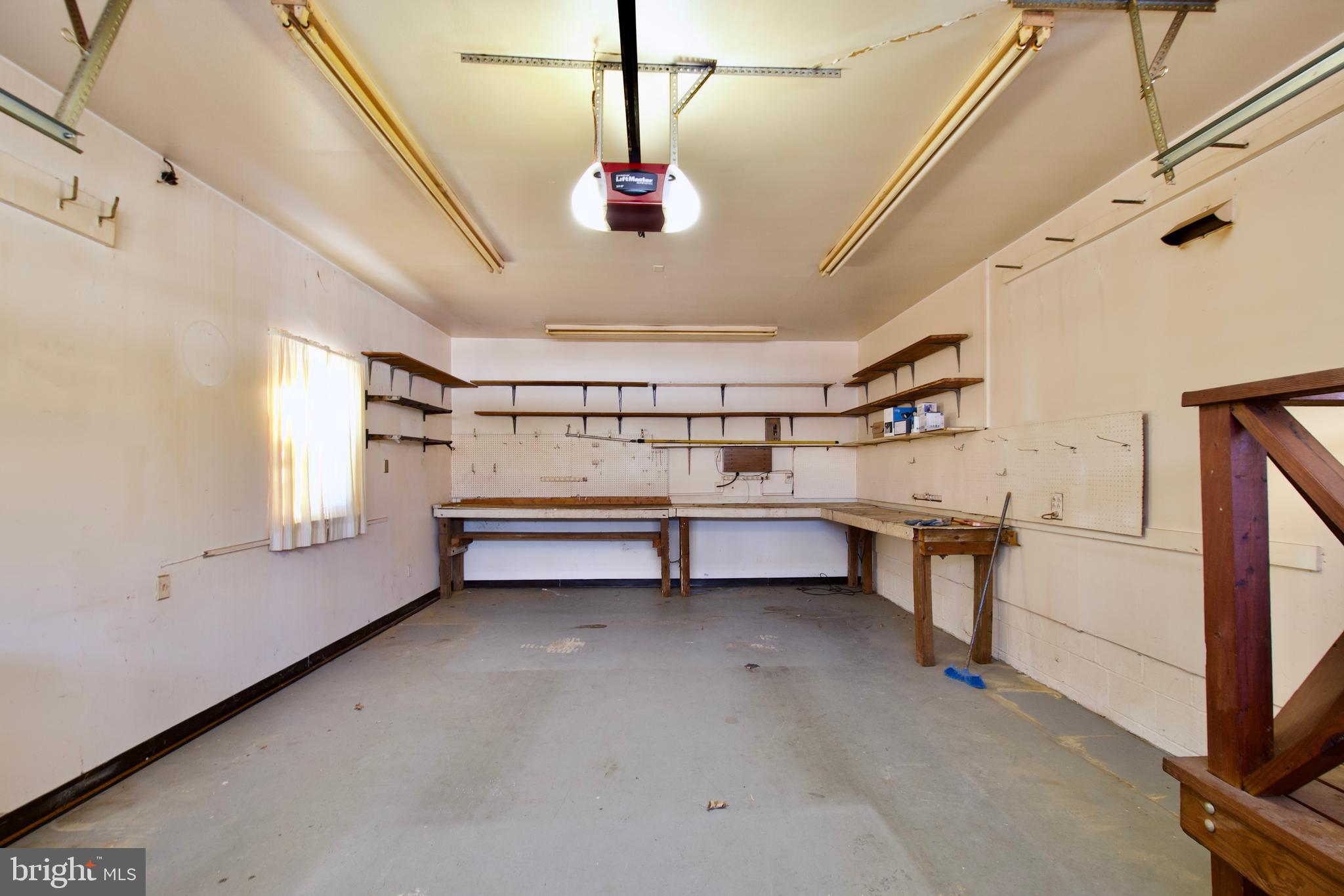 DUNN LORING WOODS - Residential