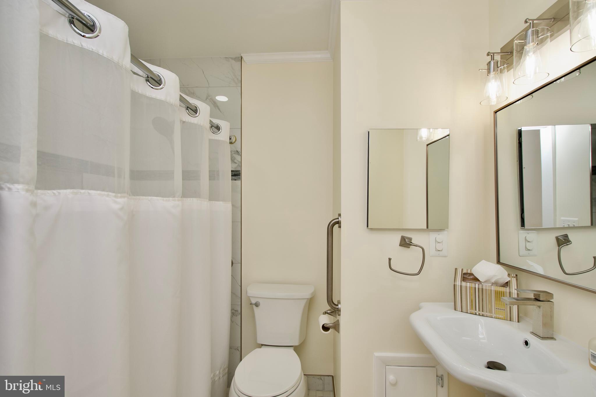 DUNN LORING WOODS - Residential