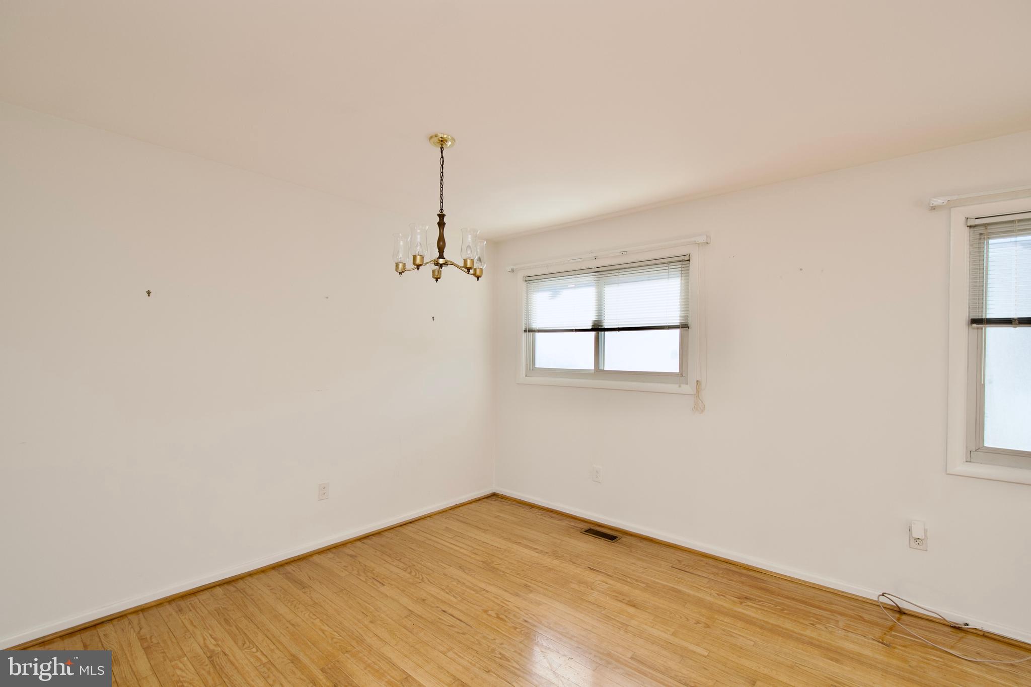 DUNN LORING WOODS - Residential