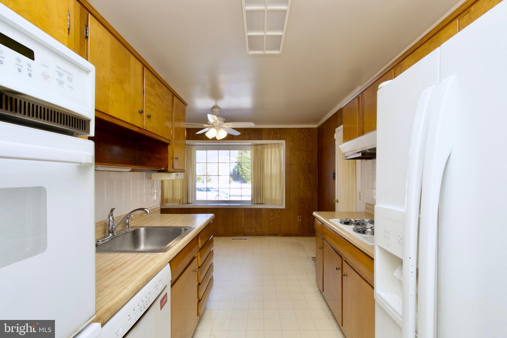 DUNN LORING WOODS - Residential