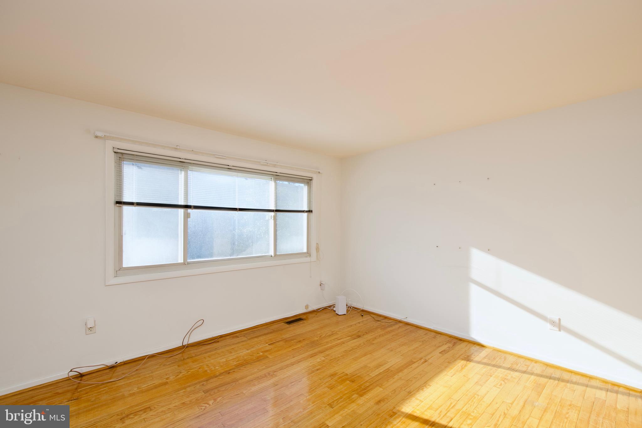 DUNN LORING WOODS - Residential