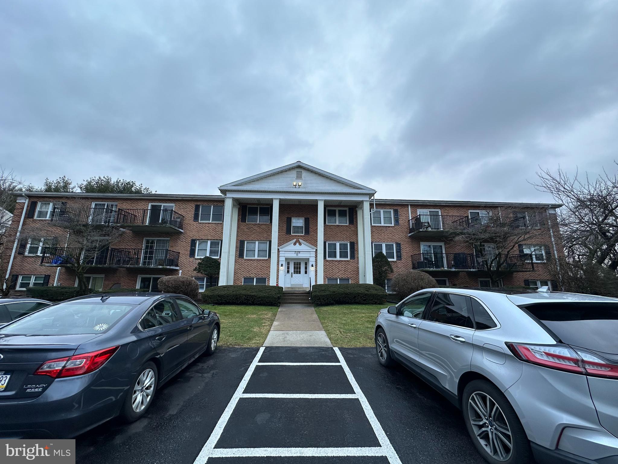 CEDAR RUN CONDOS - Residential