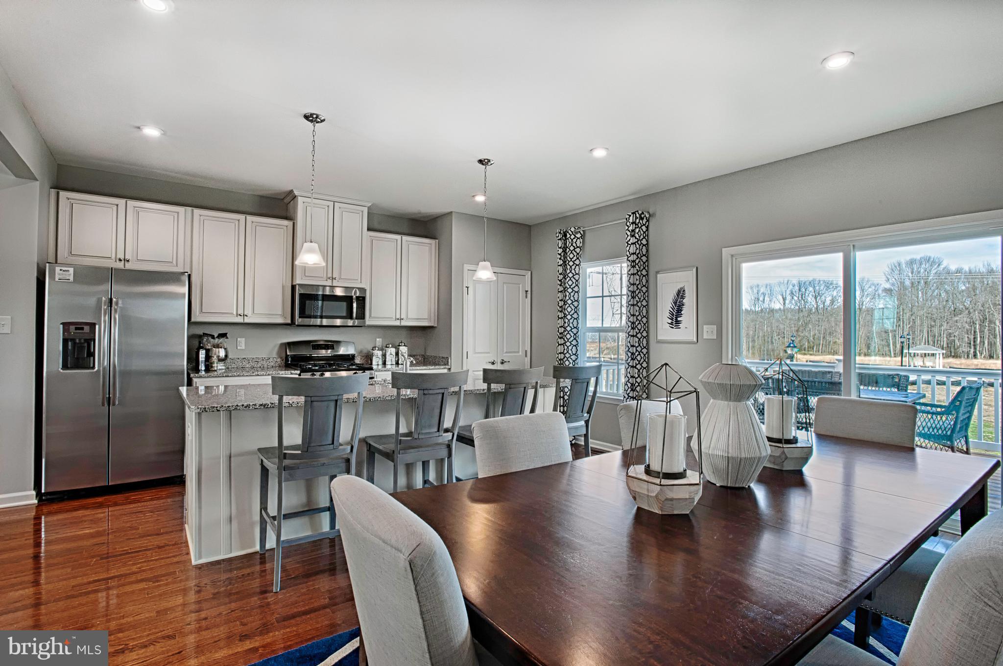 CREEKSIDE VILLAGE - Residential