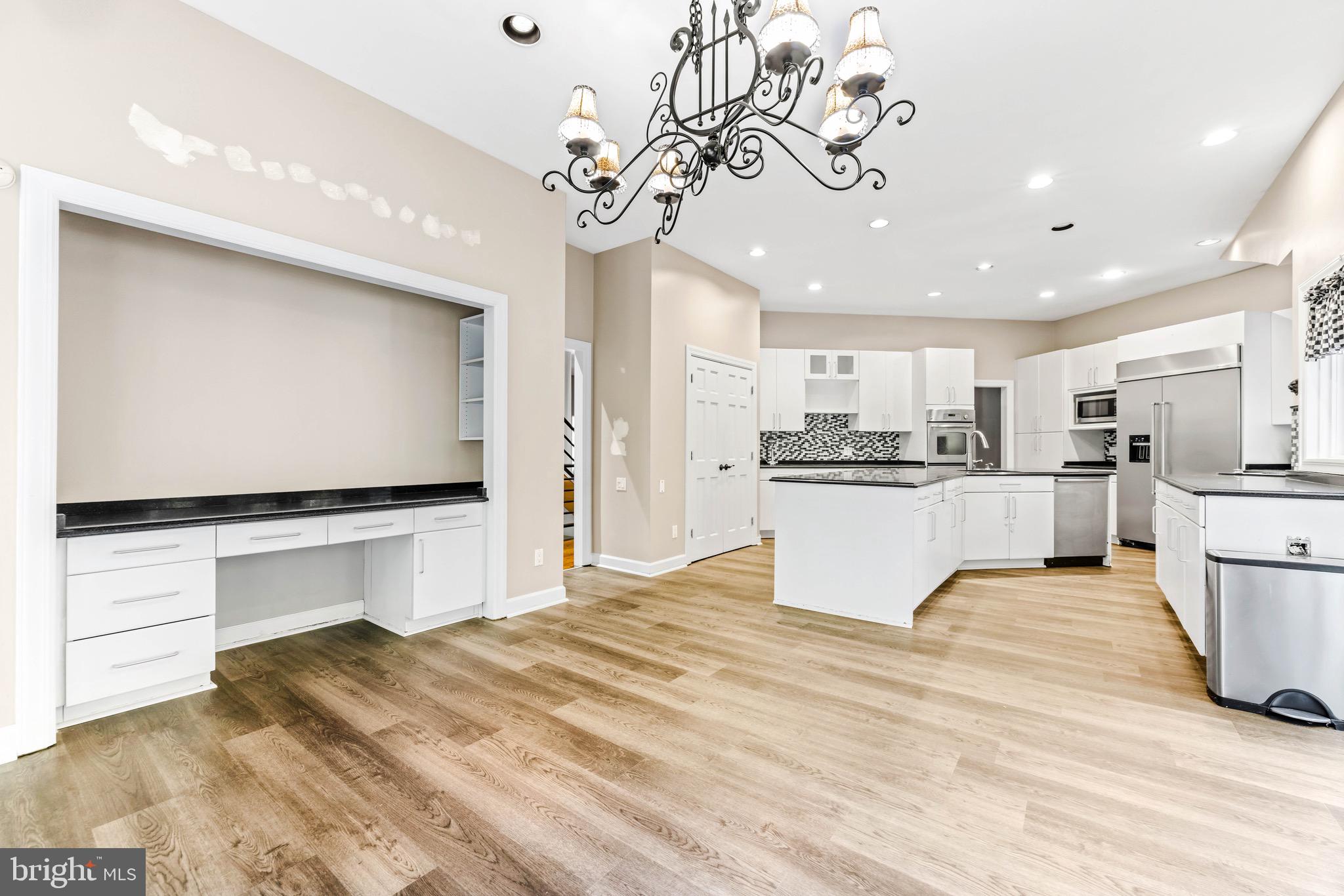 HUNTINGTON - Residential Lease