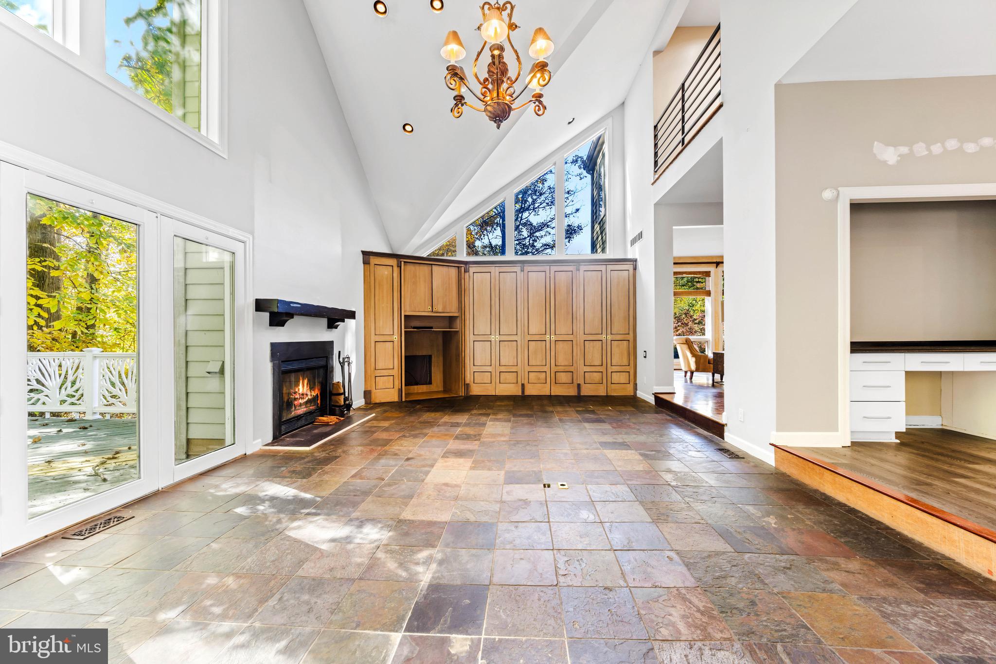 HUNTINGTON - Residential Lease