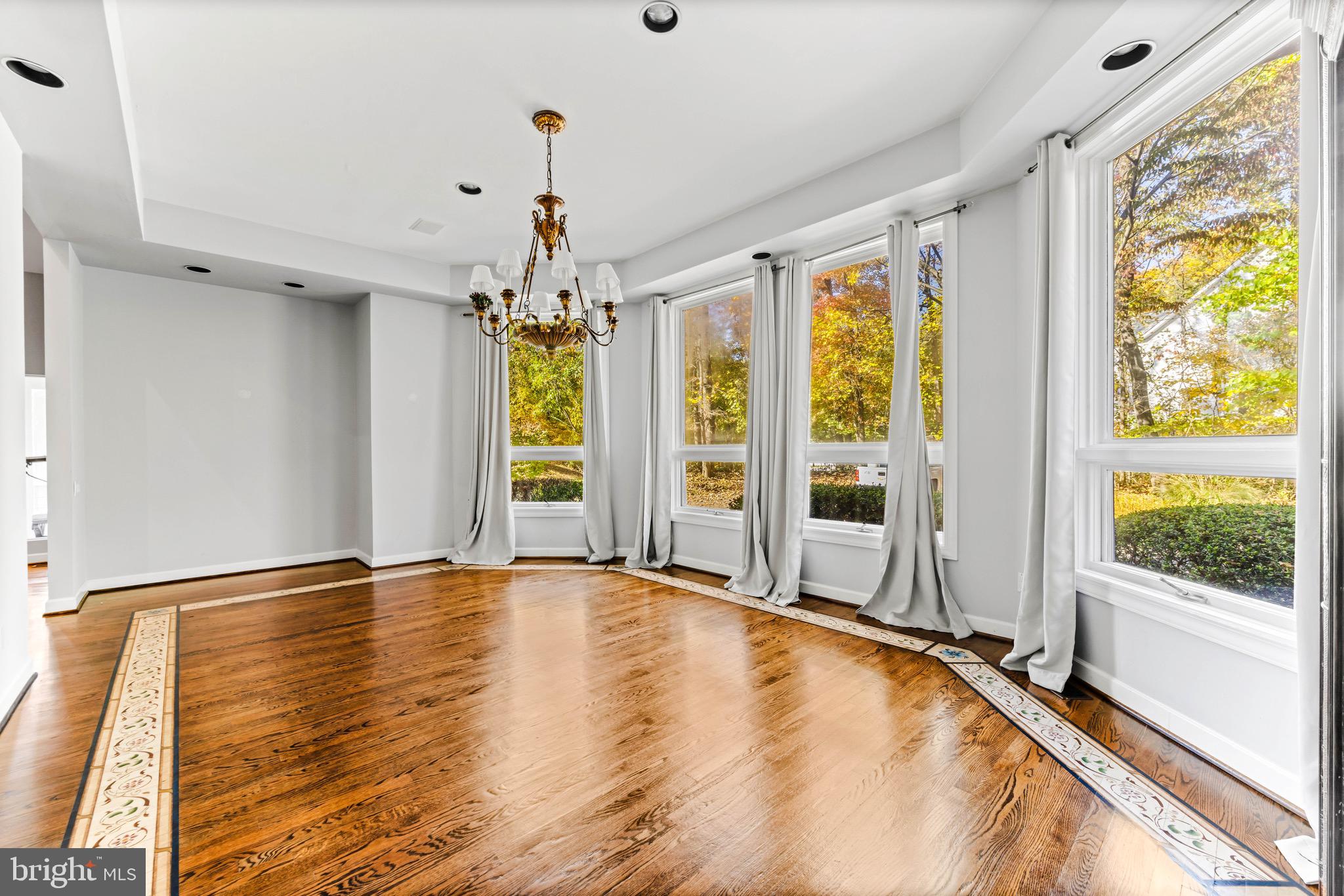 HUNTINGTON - Residential Lease