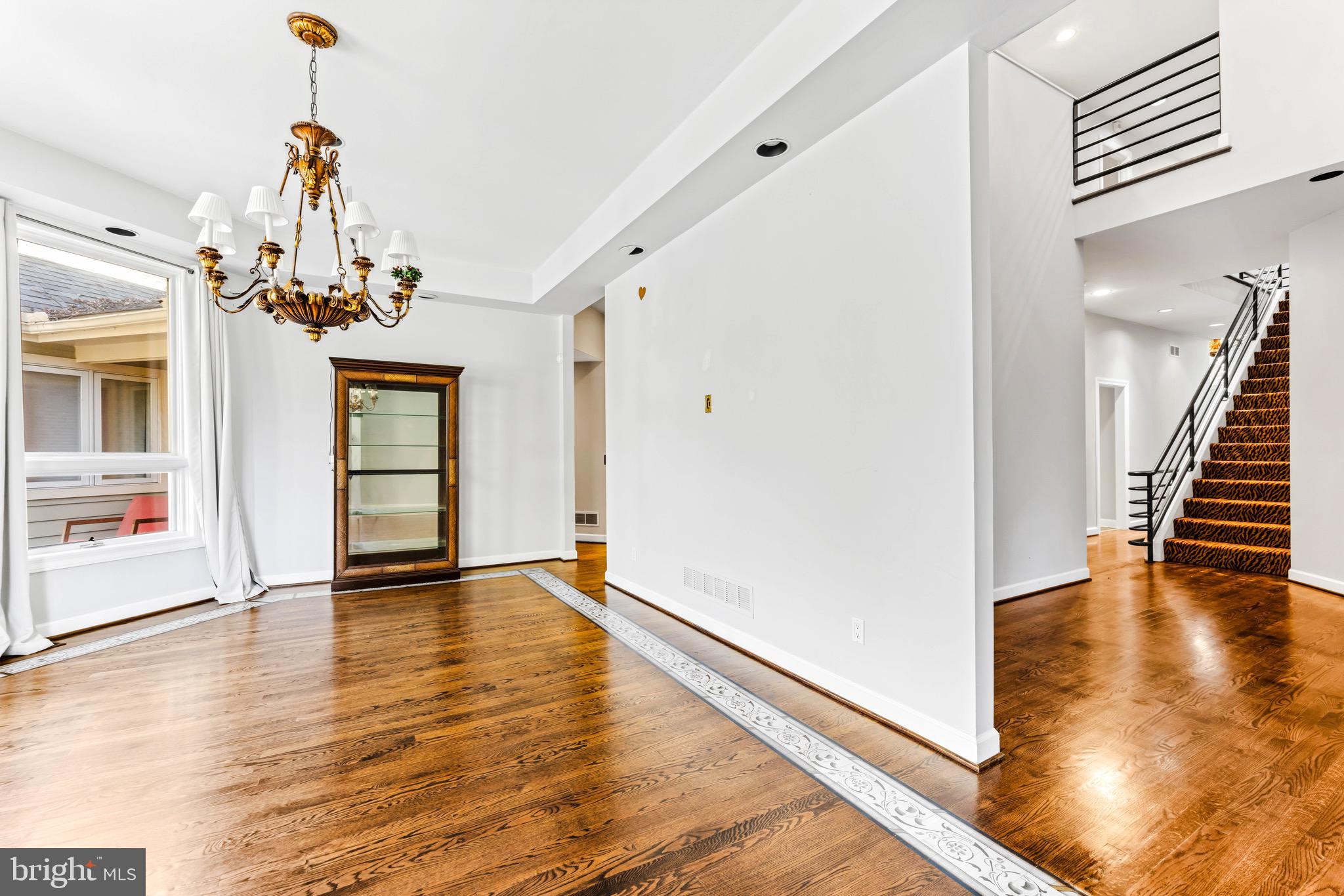 HUNTINGTON - Residential Lease