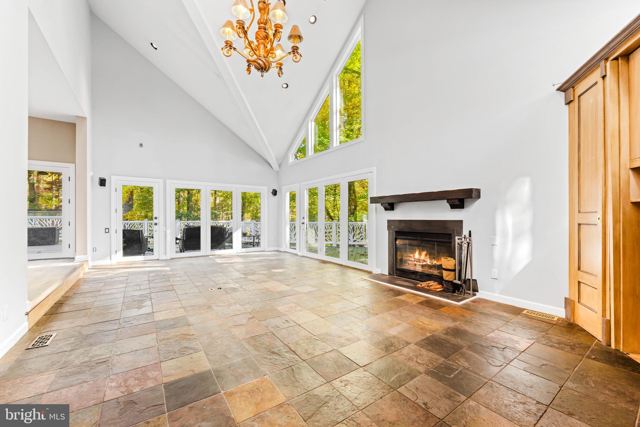 HUNTINGTON - Residential Lease