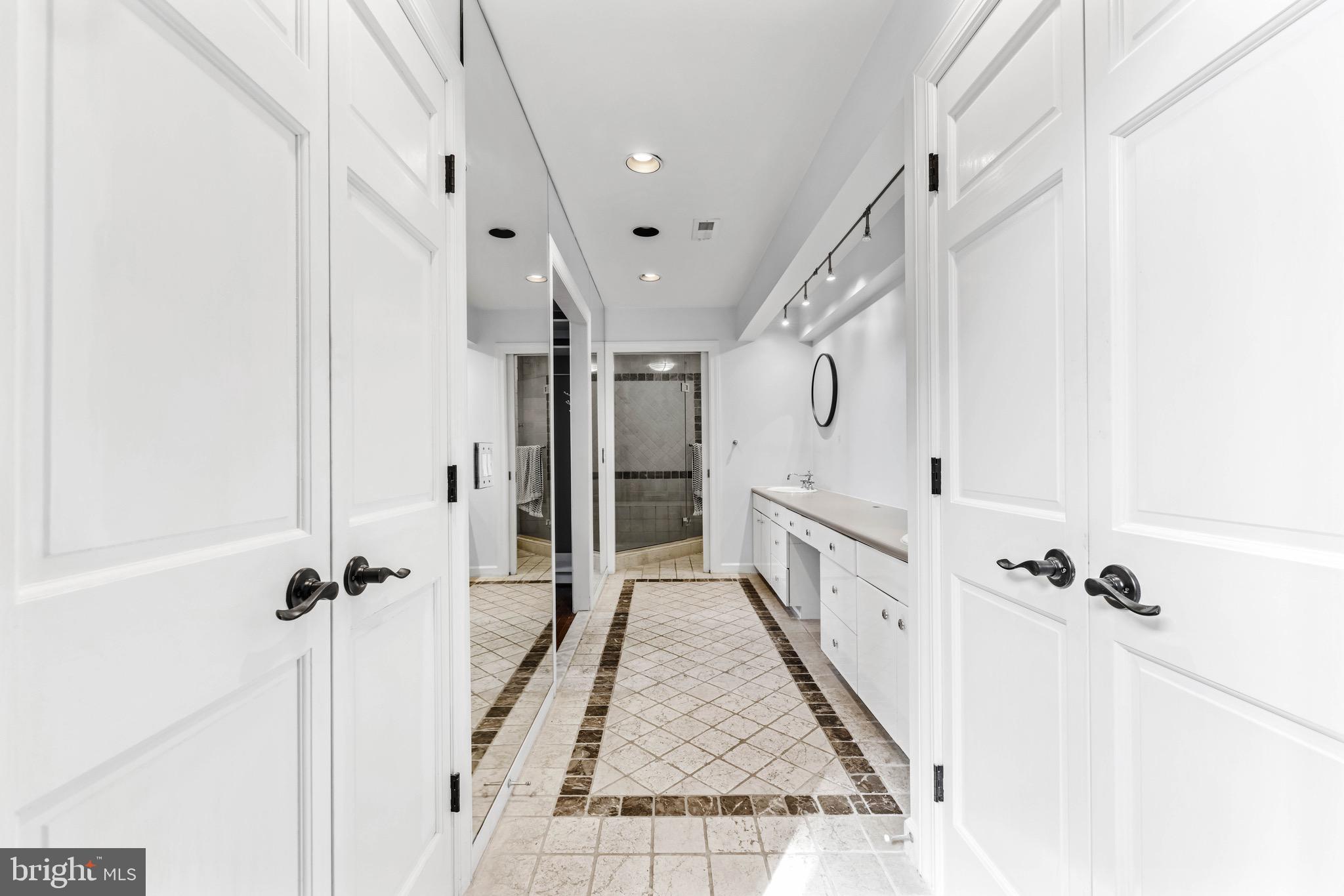 HUNTINGTON - Residential Lease