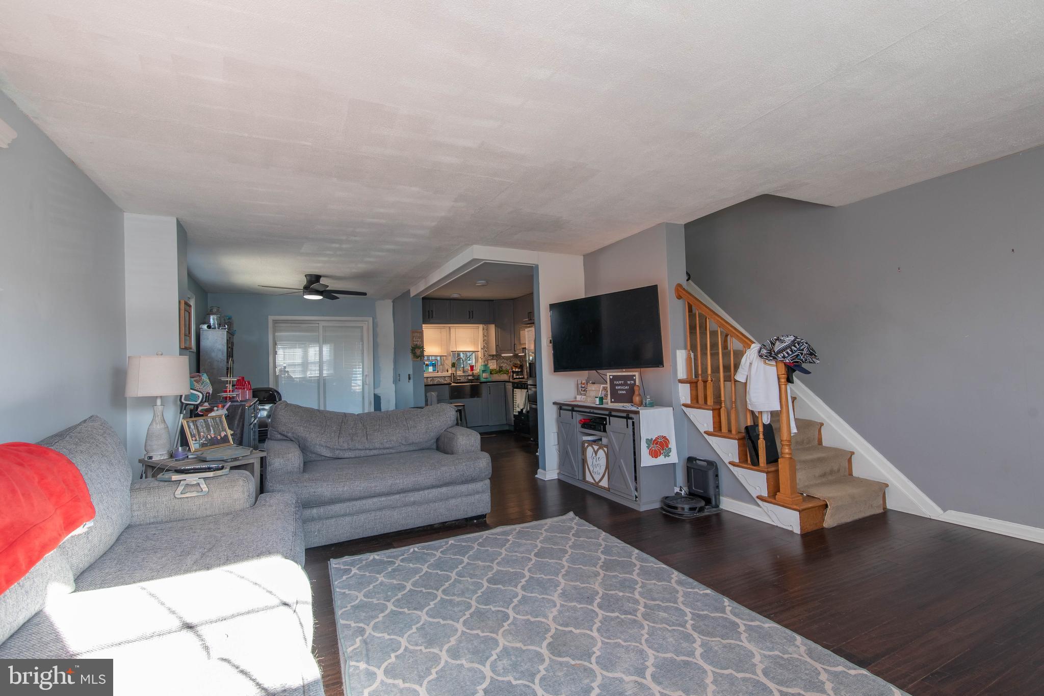 2210 ELLEN AVENUE