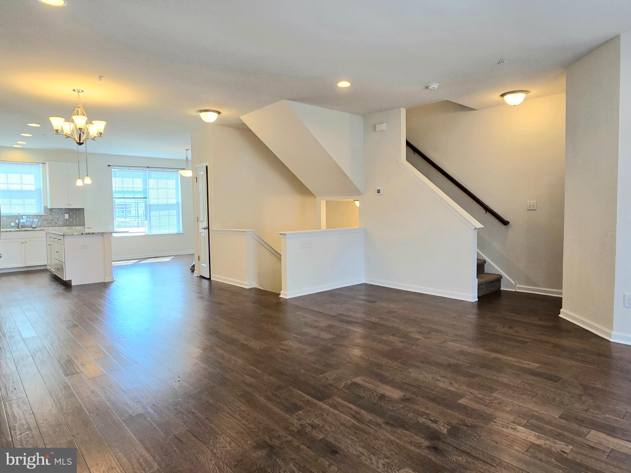 1045 CHAPMAN CIRCLE