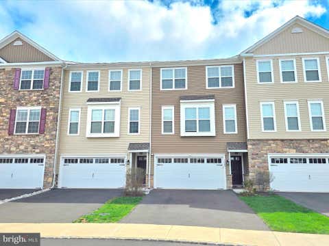 Townhouse For Rent - 1045 Chapman Circle<br/> Montgomery County, HATFIELD, PA 19440