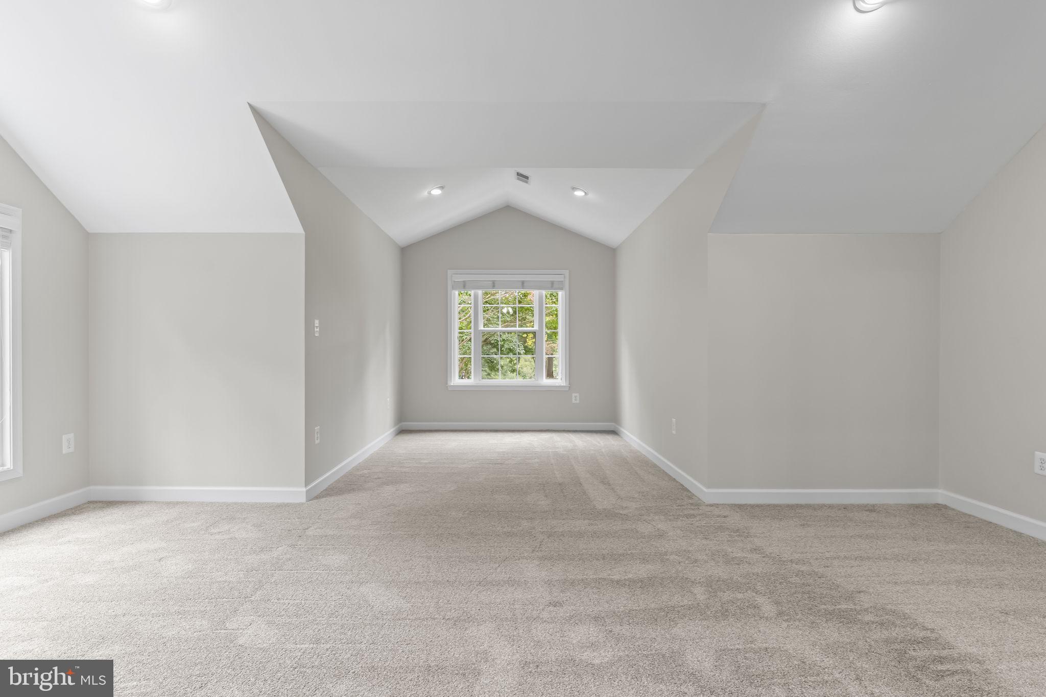 PLUM POINT WOODS - Residential