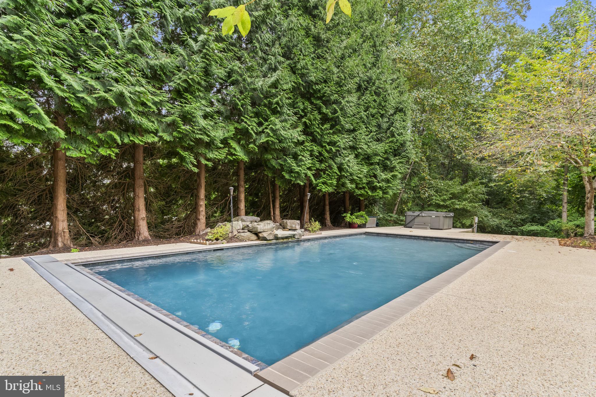 PLUM POINT WOODS - Residential