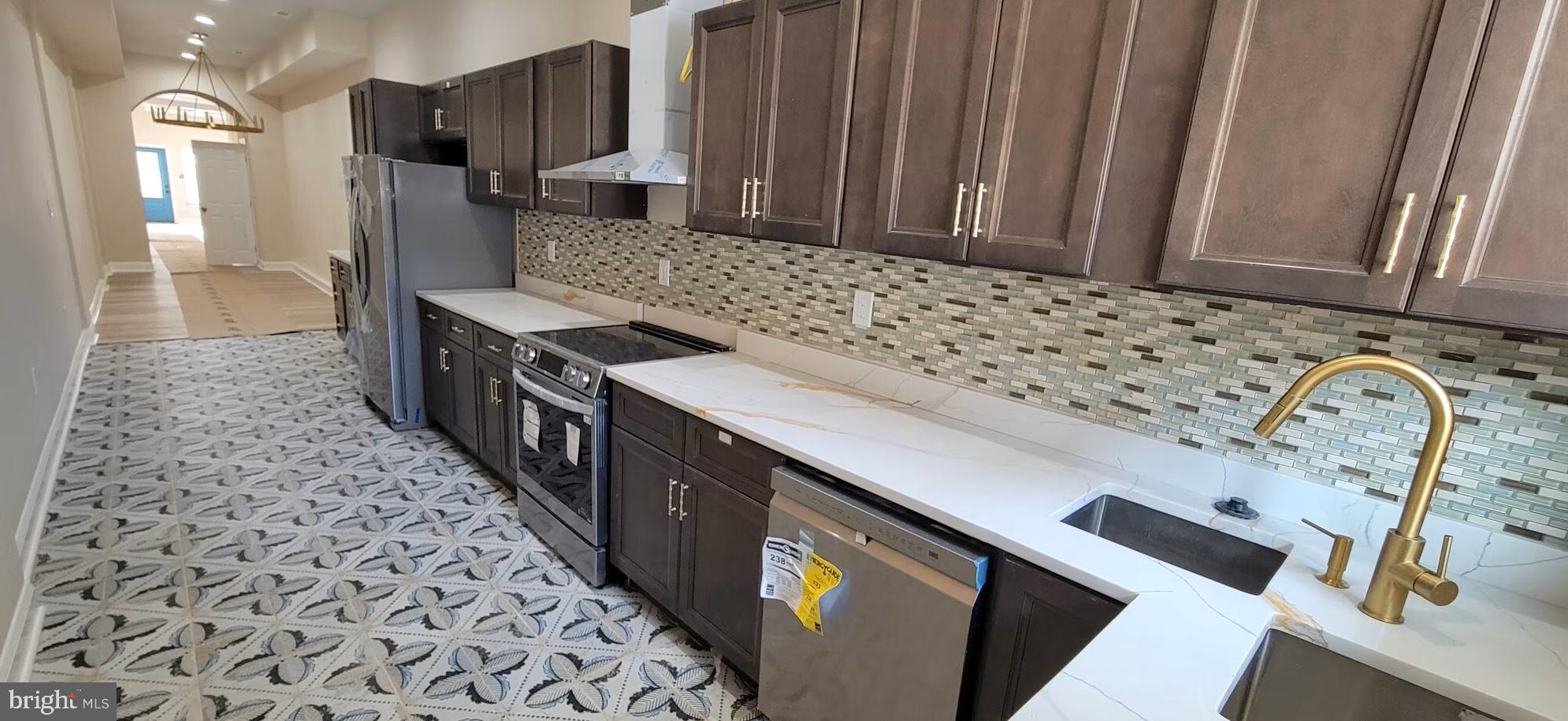LITTLE ITALY - Residential Lease