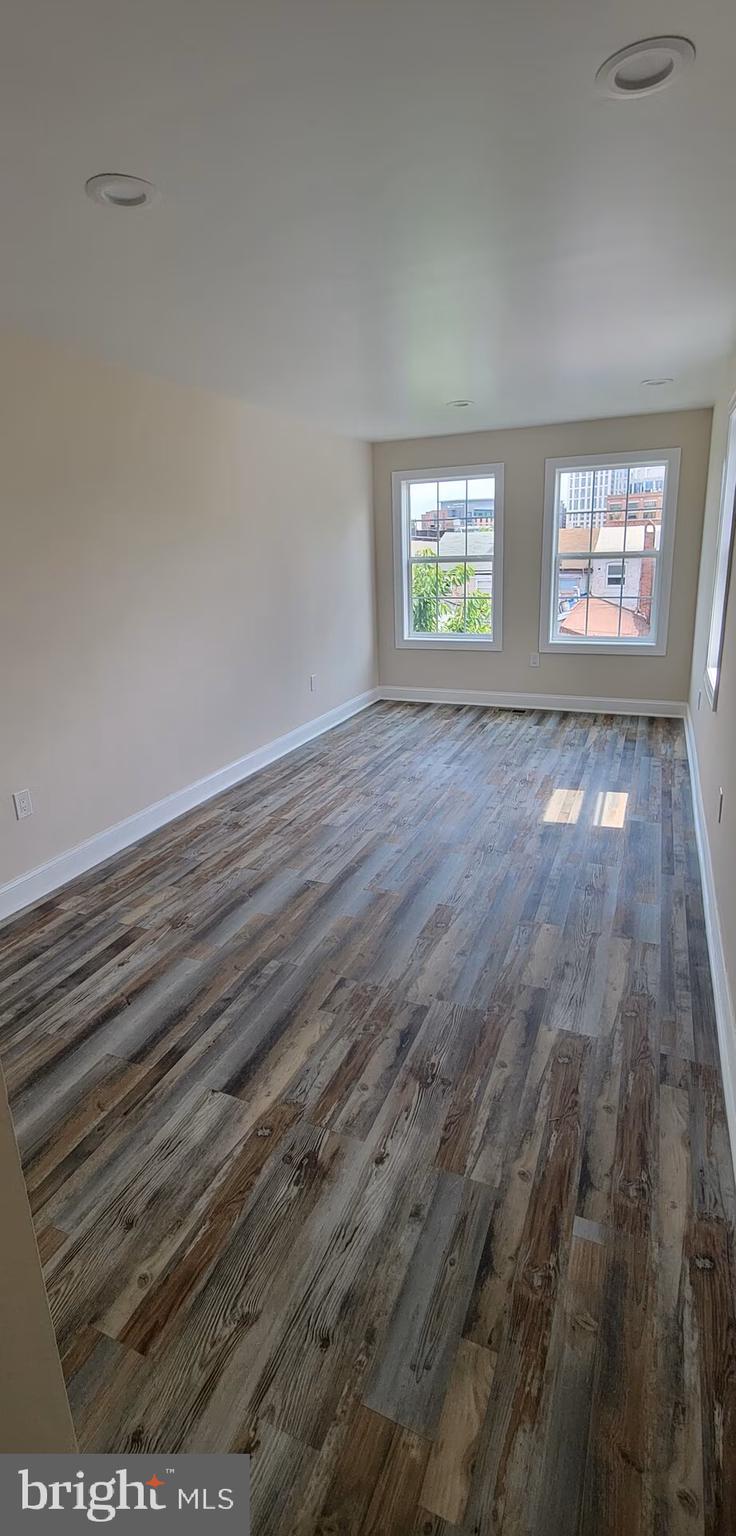 LITTLE ITALY - Residential Lease