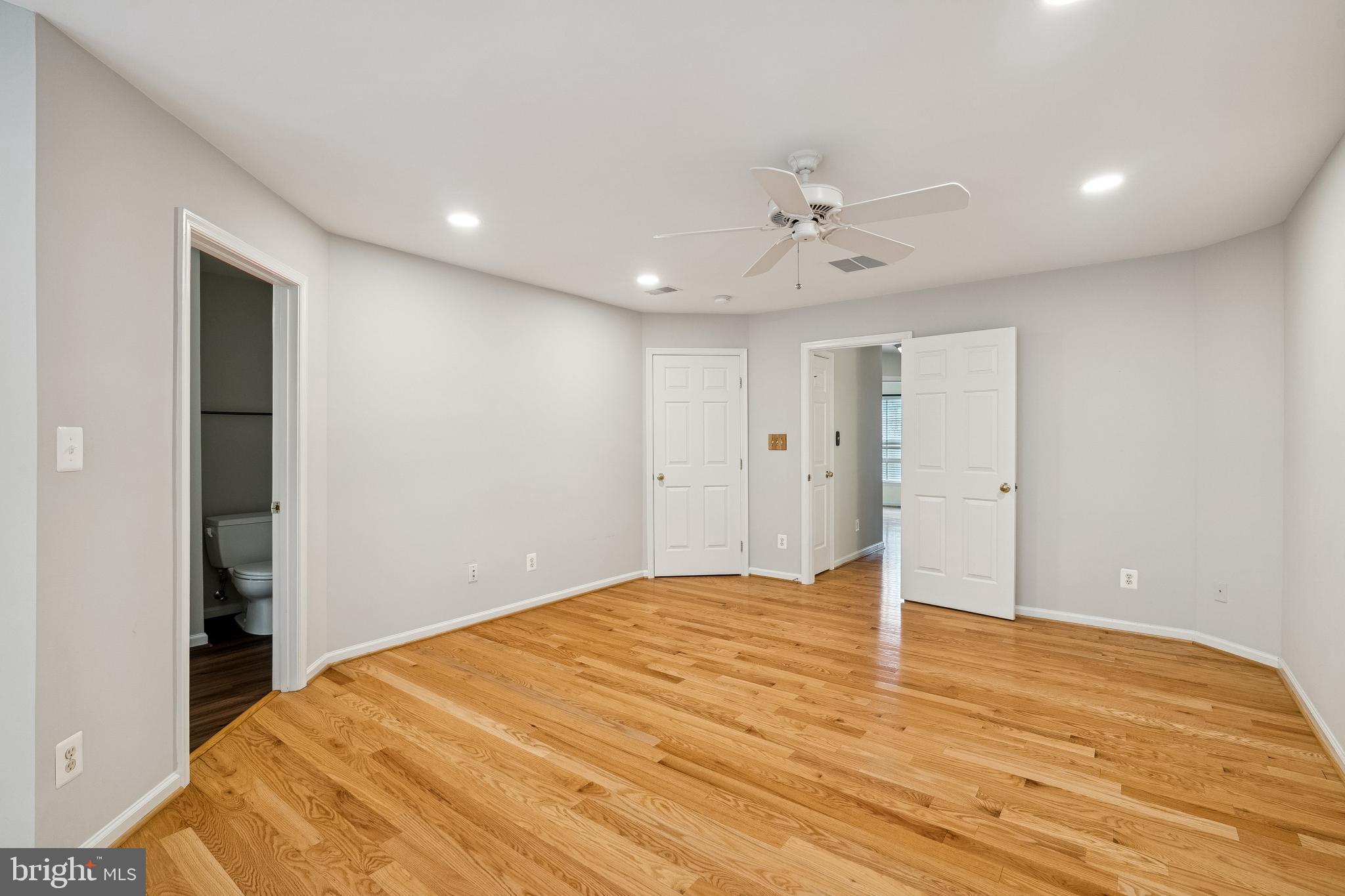 MCNAIR FARMS LANDBAY - Residential