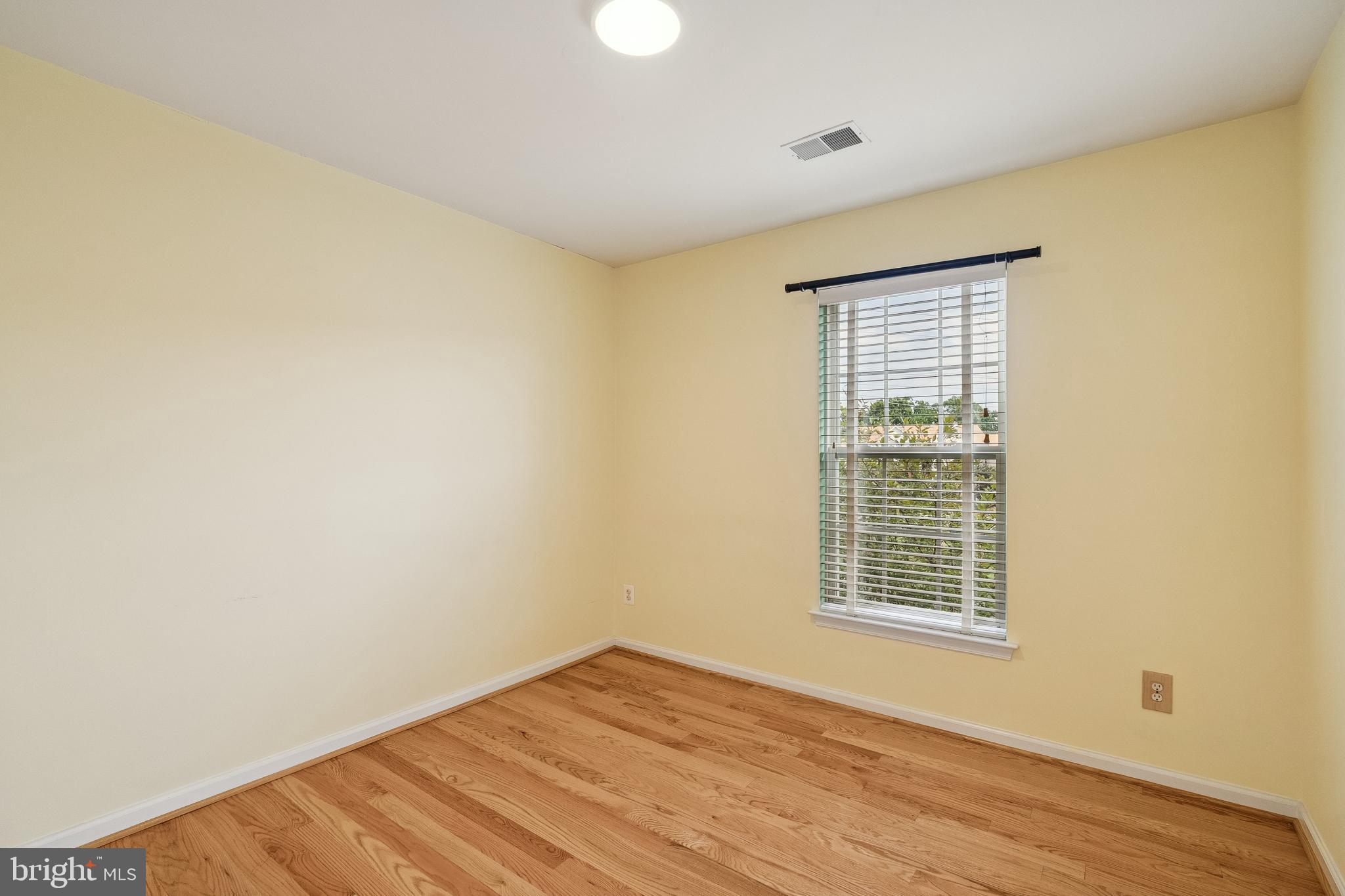 MCNAIR FARMS LANDBAY - Residential