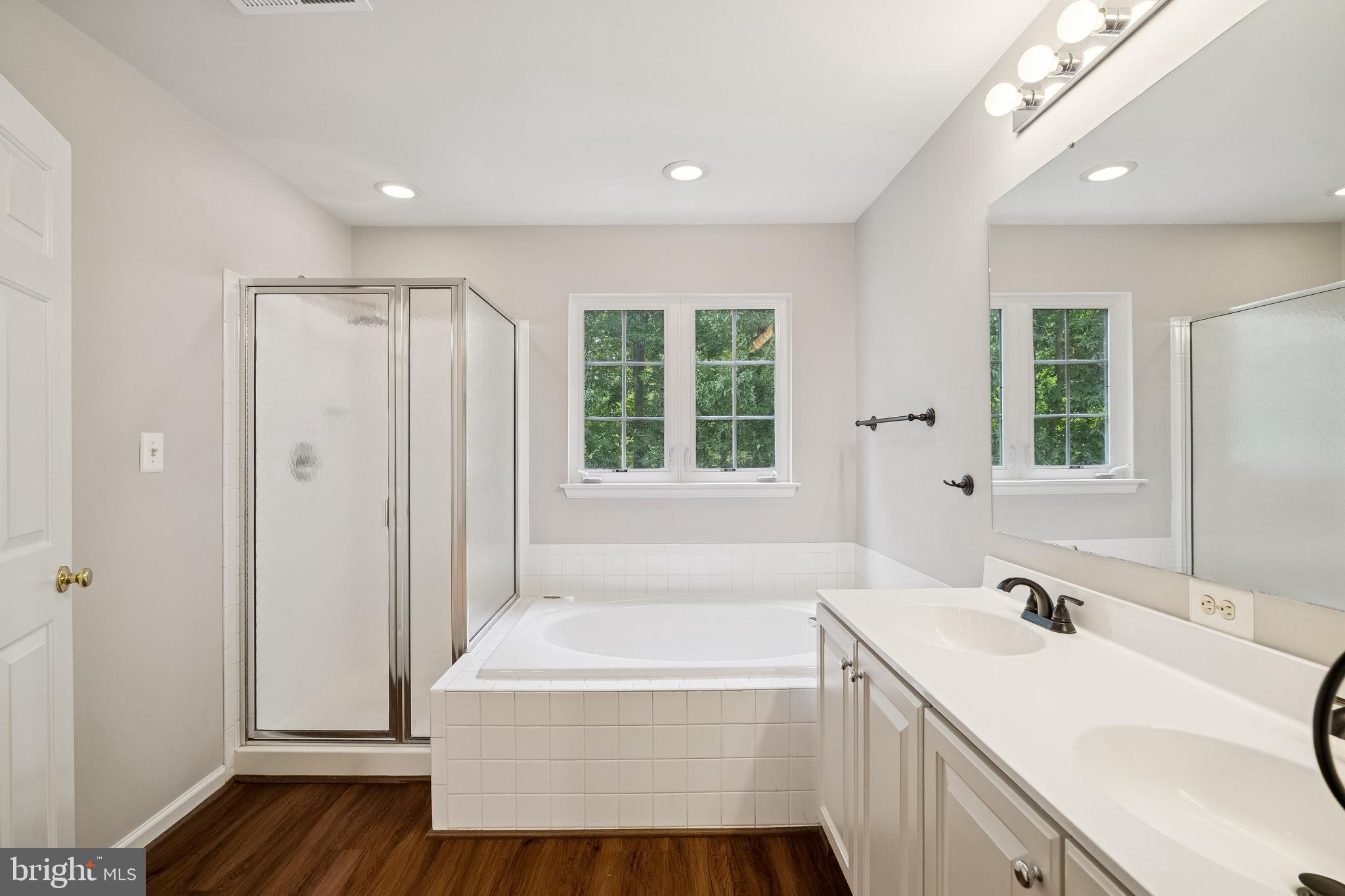 MCNAIR FARMS LANDBAY - Residential