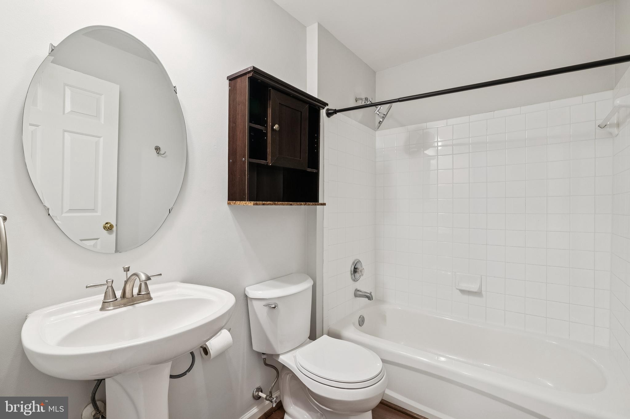 MCNAIR FARMS LANDBAY - Residential