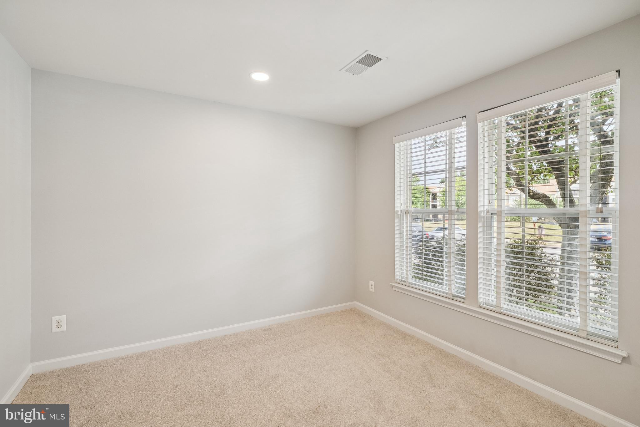 MCNAIR FARMS LANDBAY - Residential