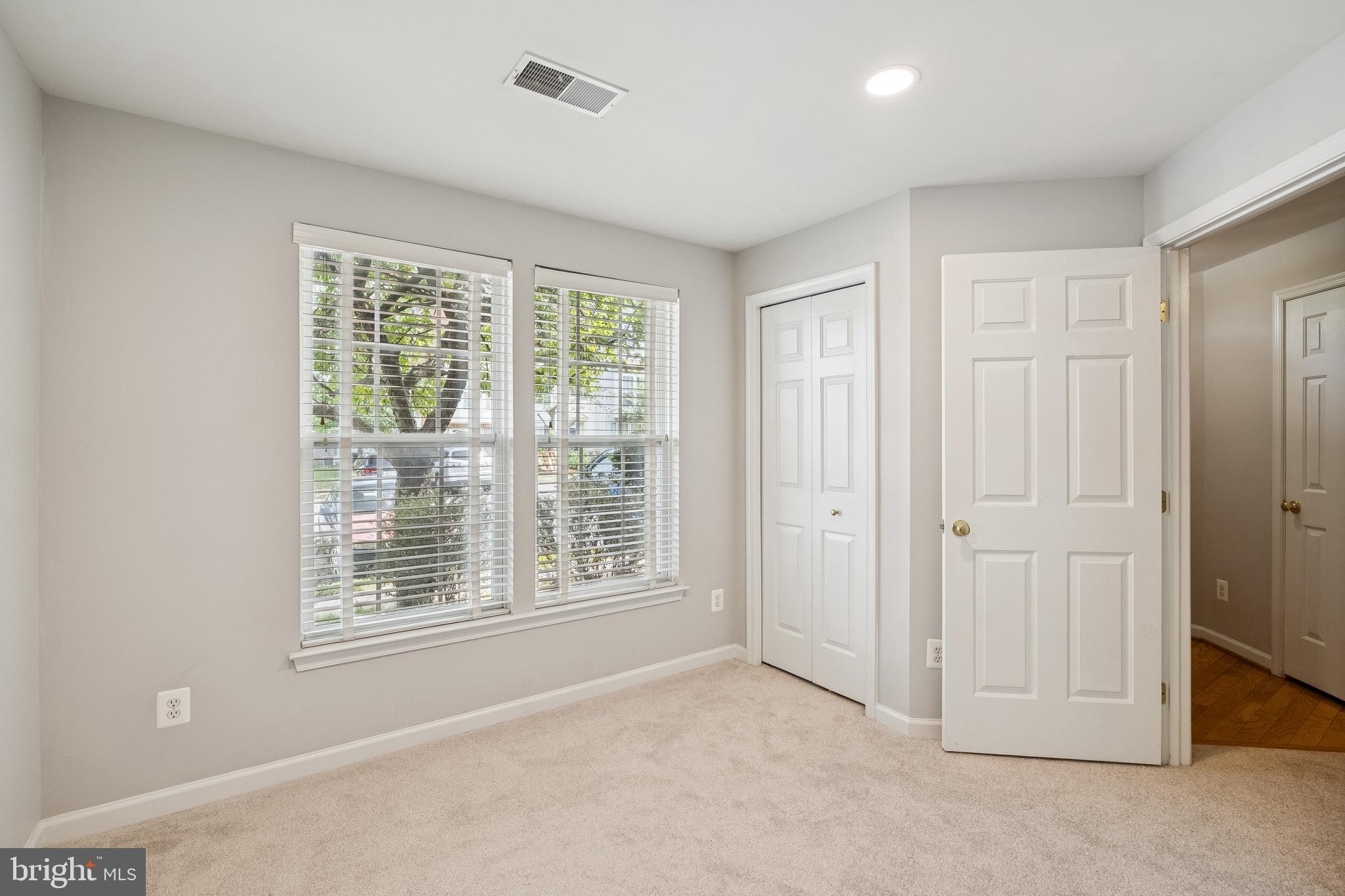 MCNAIR FARMS LANDBAY - Residential