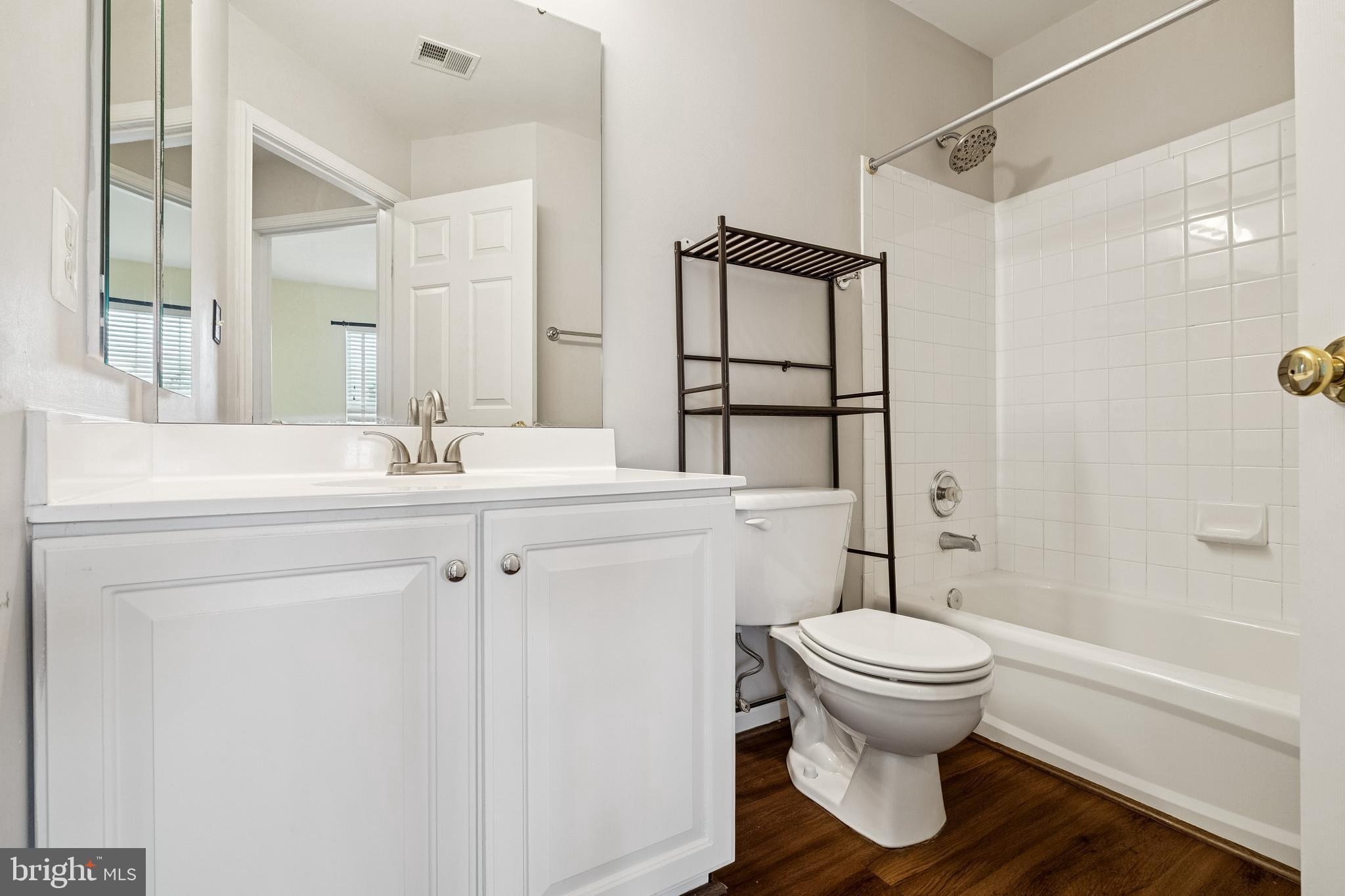 MCNAIR FARMS LANDBAY - Residential