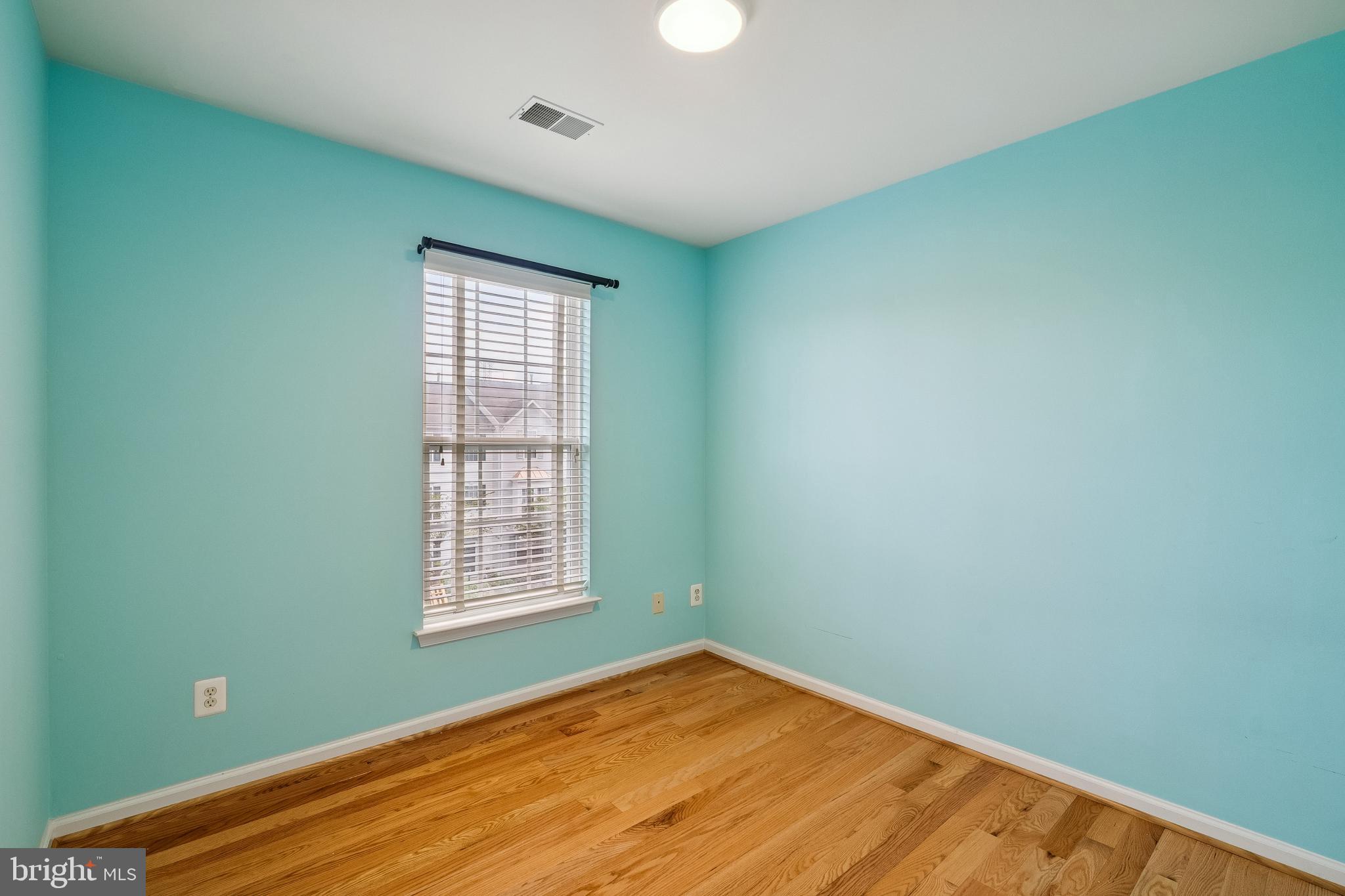 MCNAIR FARMS LANDBAY - Residential