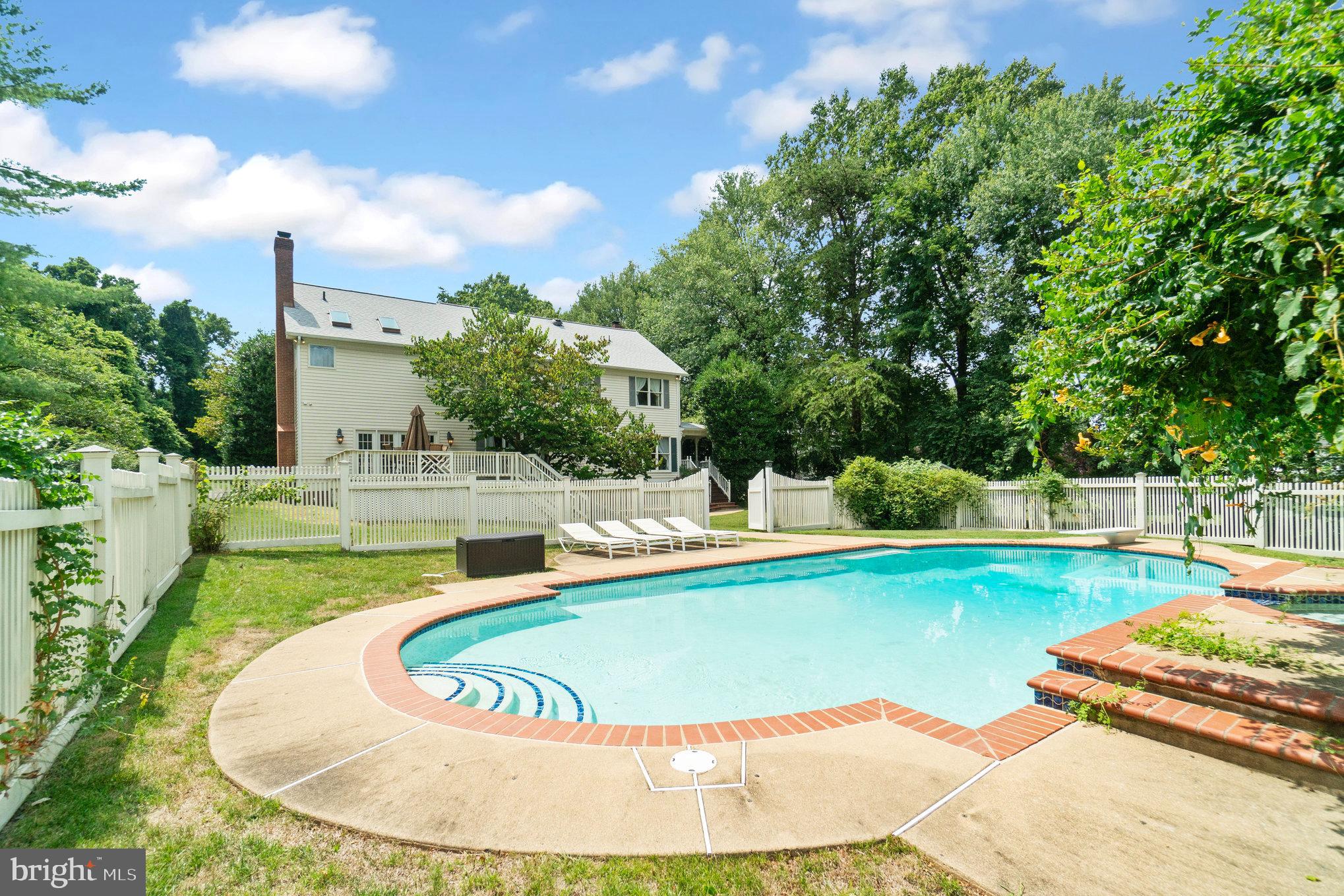 OAKTON - Residential