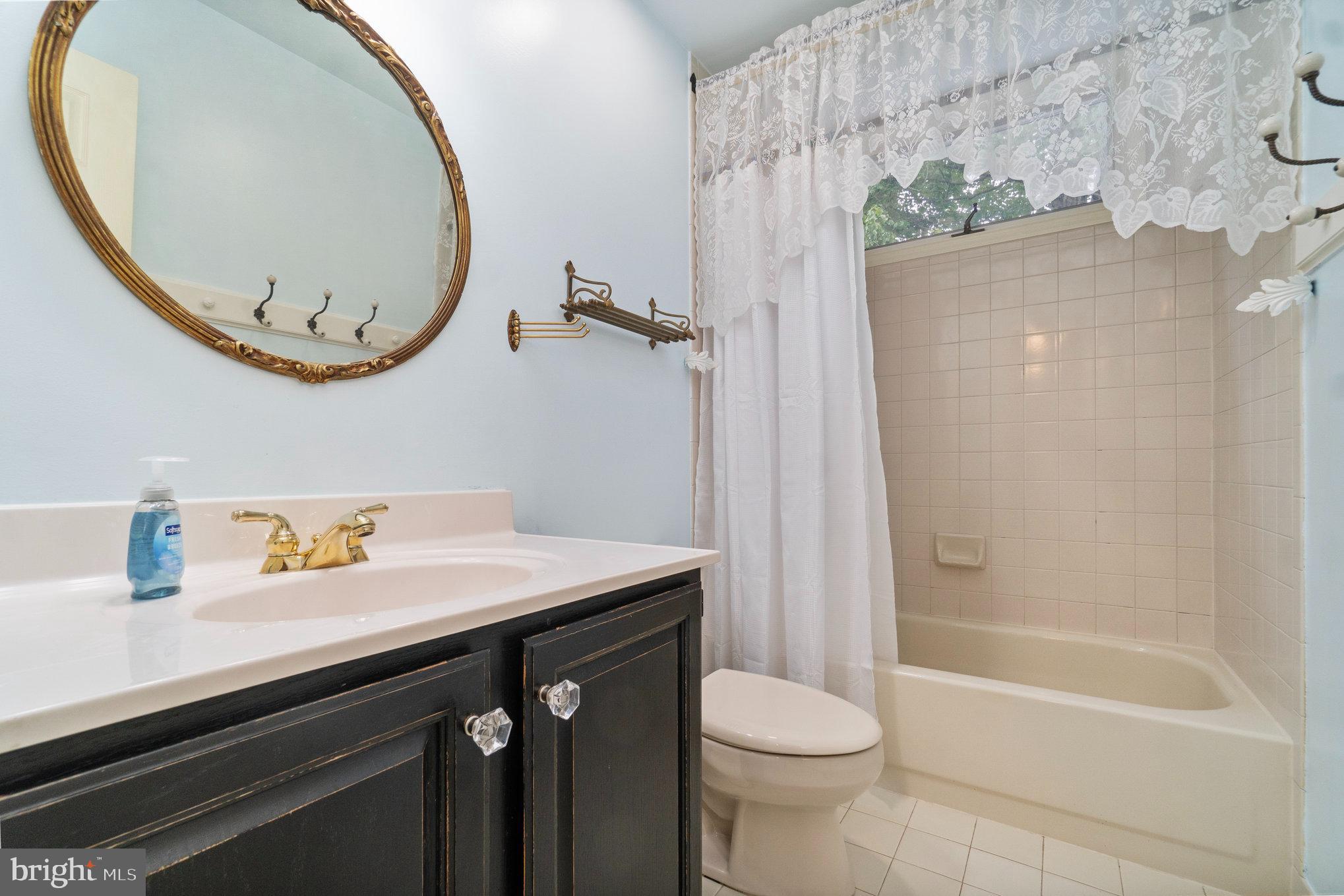 OAKTON - Residential