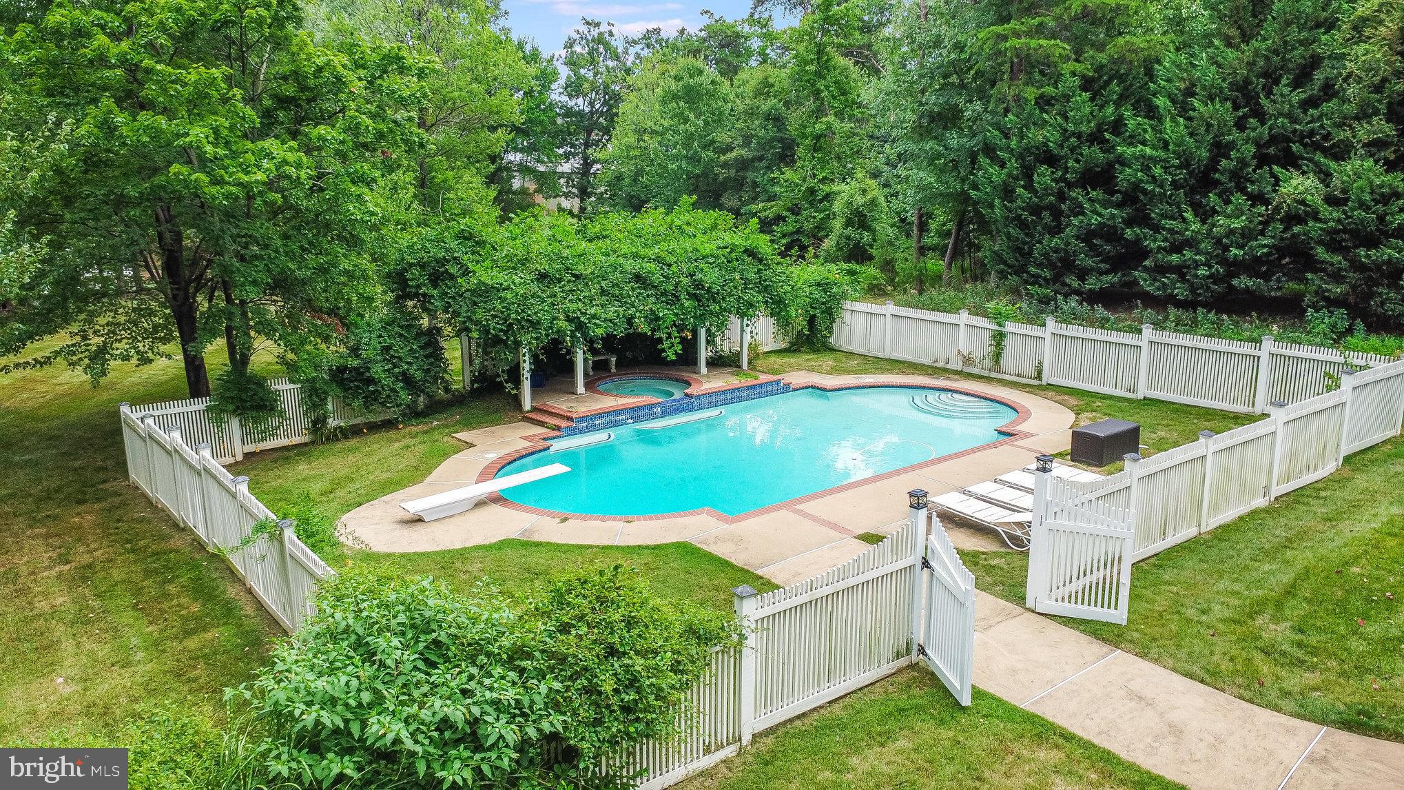 OAKTON - Residential